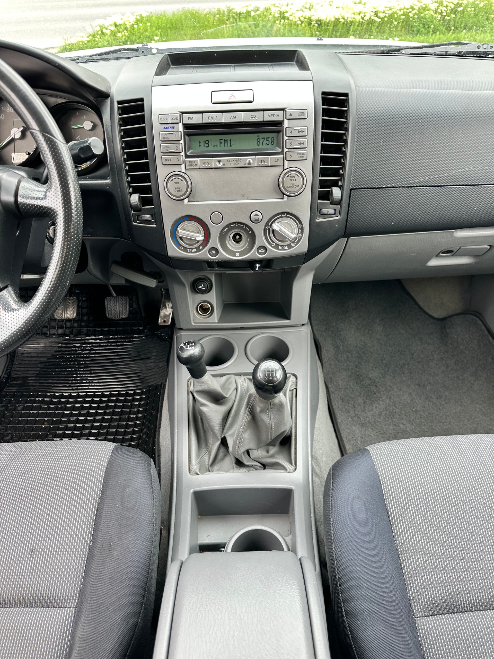FORD Ranger Limited 2.5 TDCi 4x4-image-14