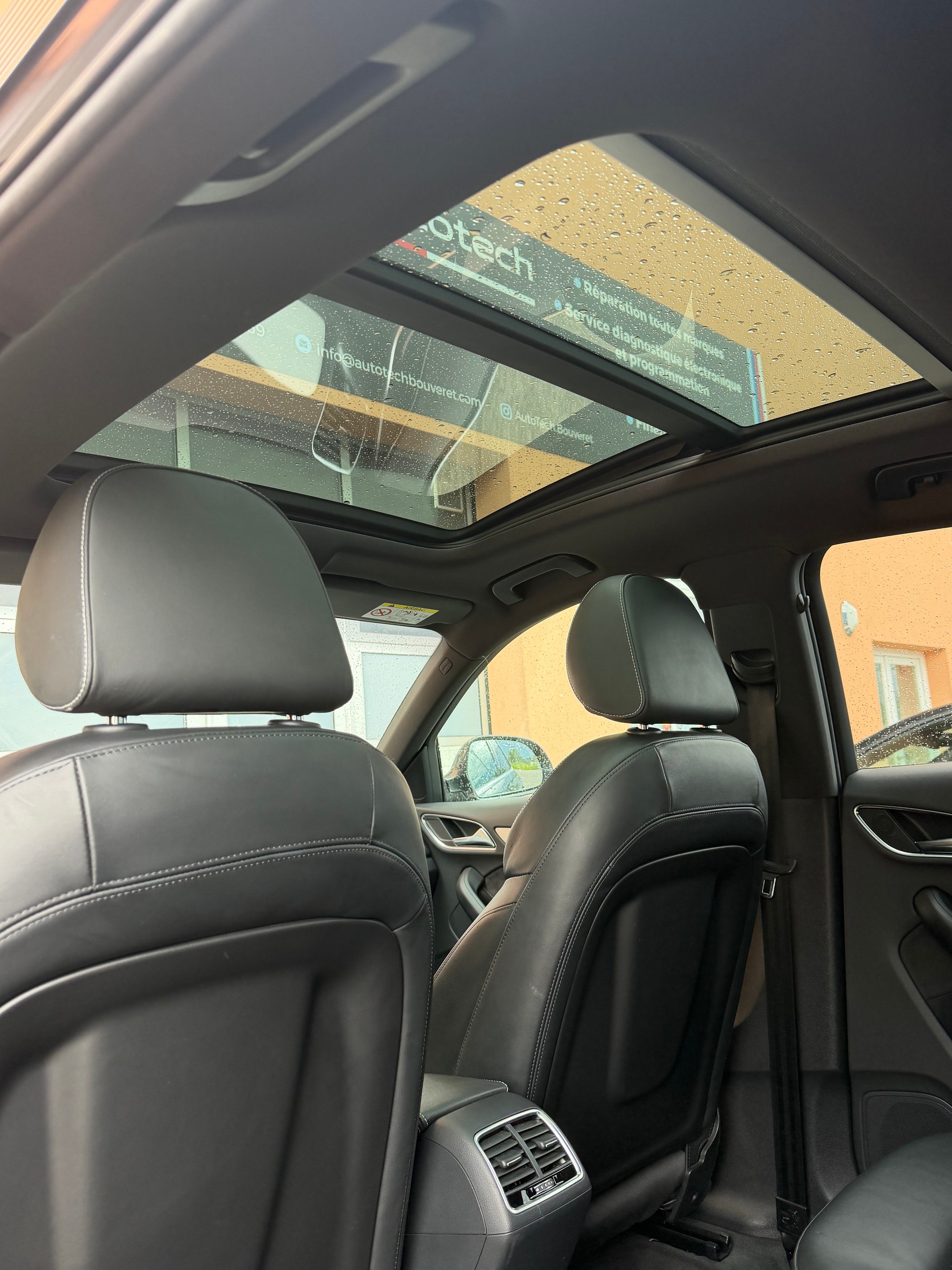 AUDI Q3 2.0 TDI S-Line quattro S-tronic-image-13