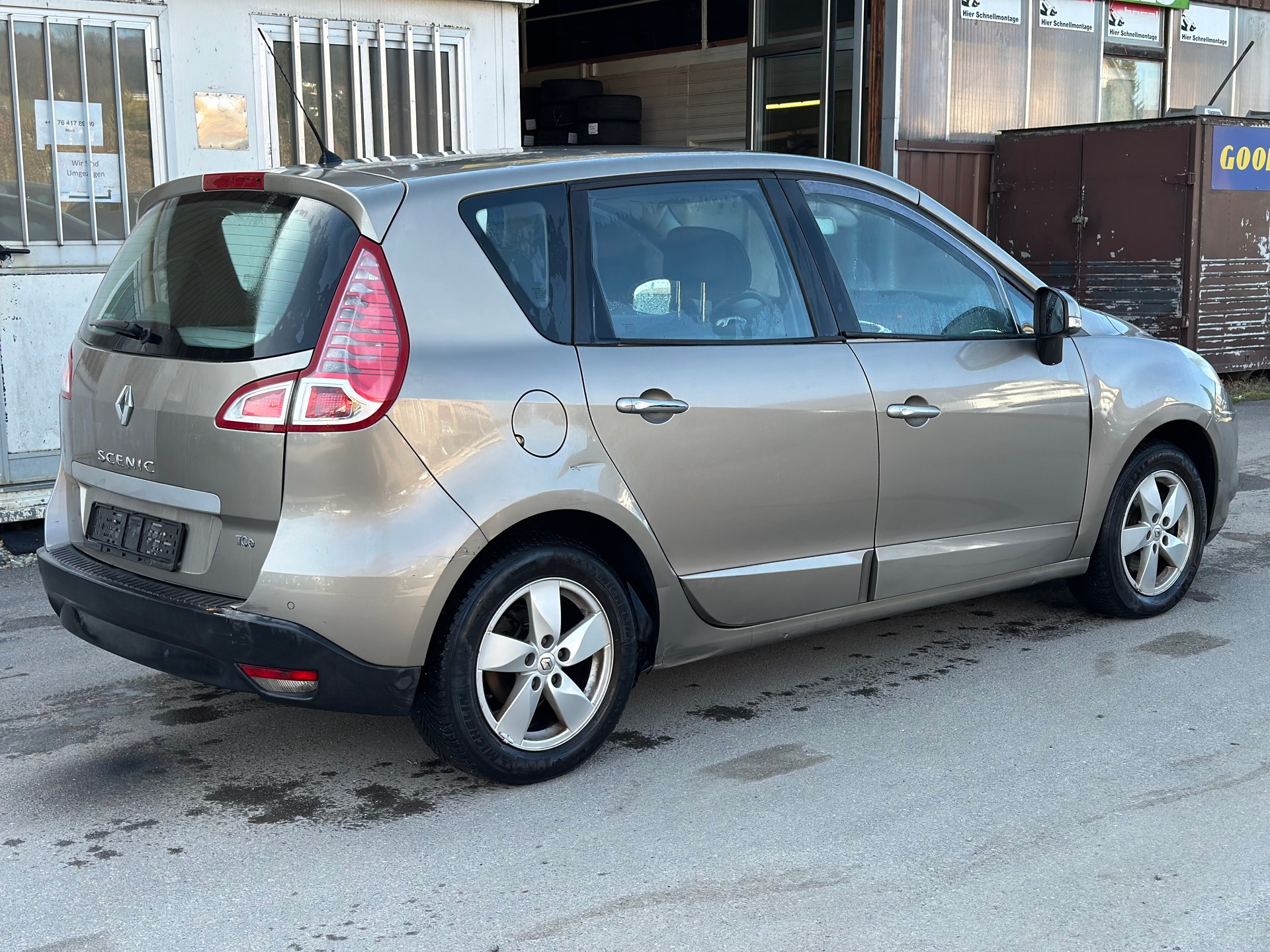 RENAULT Scénic 1.4 16V Turbo Dynamique-image-2