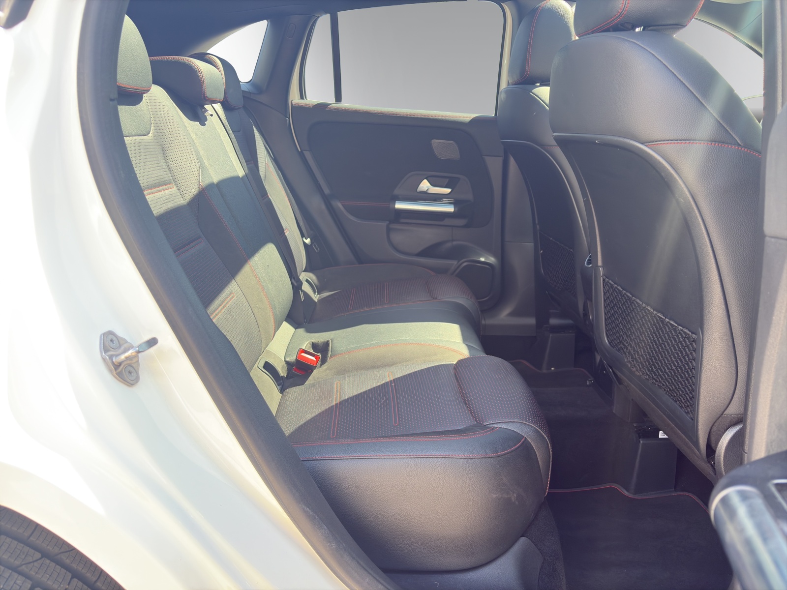 MERCEDES-BENZ GLA 200 Edition 1. AMG Line 7G-DCT-image-11