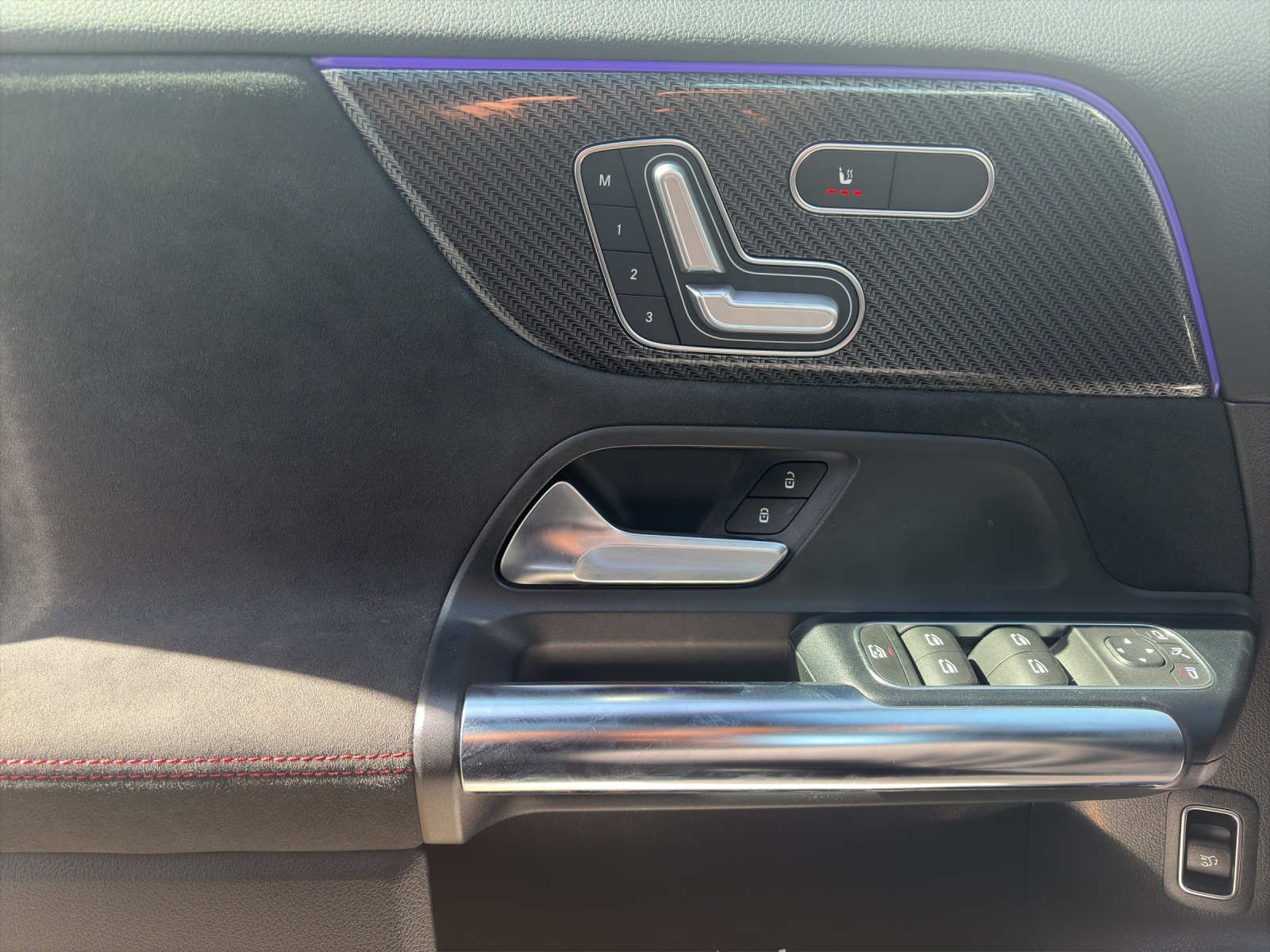 MERCEDES-BENZ GLA 200 Edition 1. AMG Line 7G-DCT-image-17