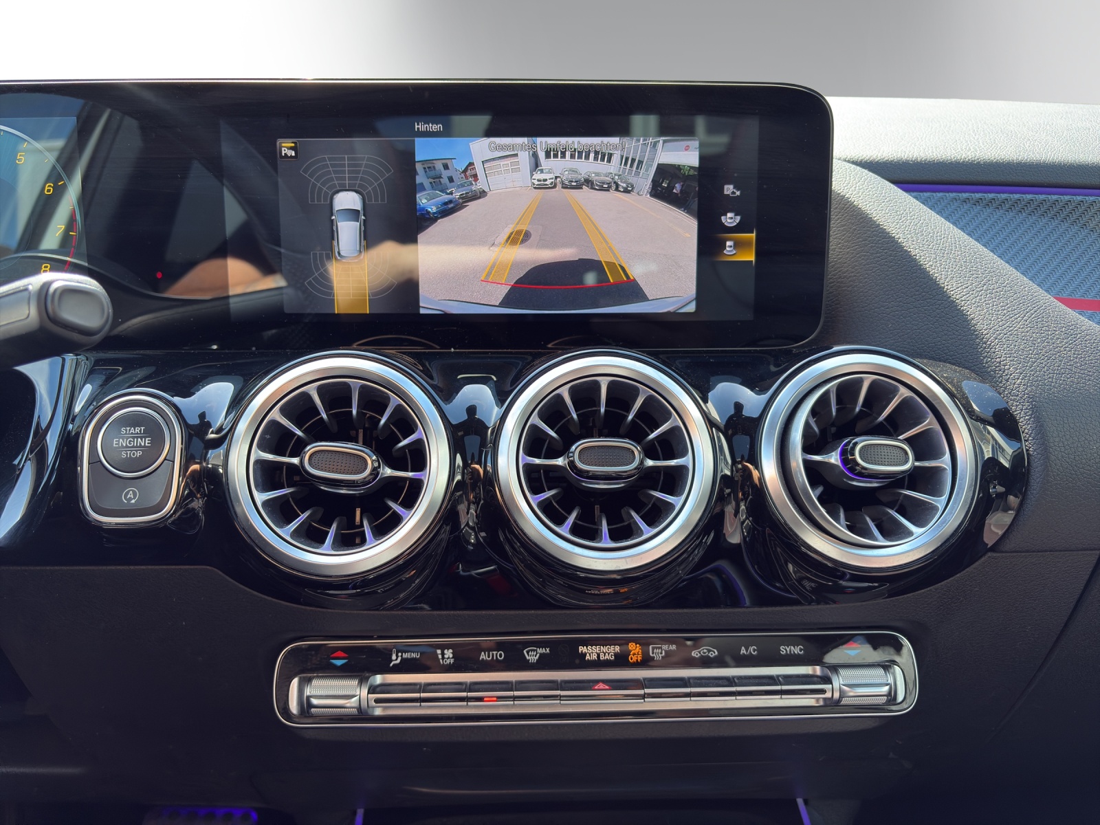 MERCEDES-BENZ GLA 200 Edition 1. AMG Line 7G-DCT-image-15