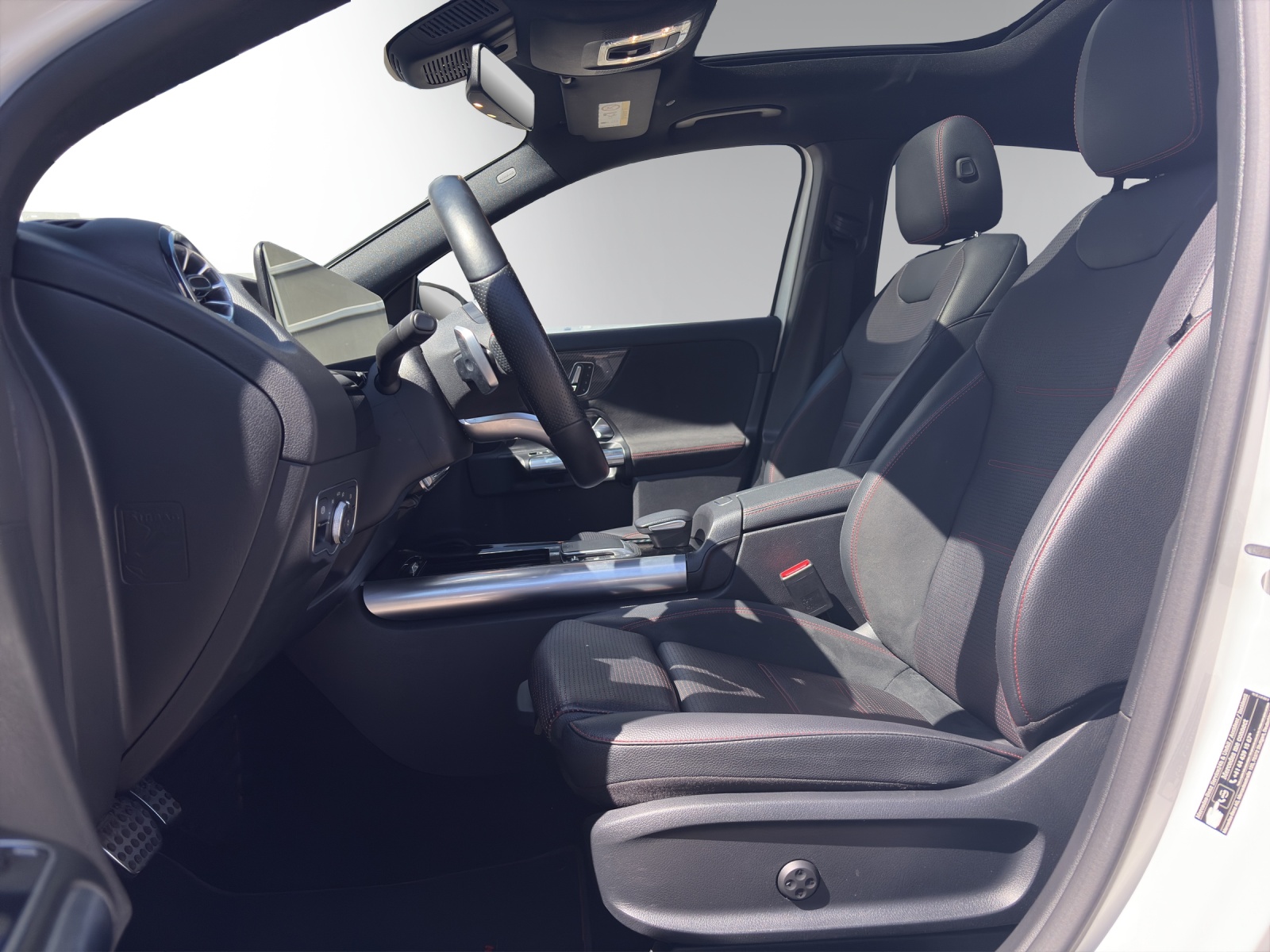 MERCEDES-BENZ GLA 200 Edition 1. AMG Line 7G-DCT-image-9