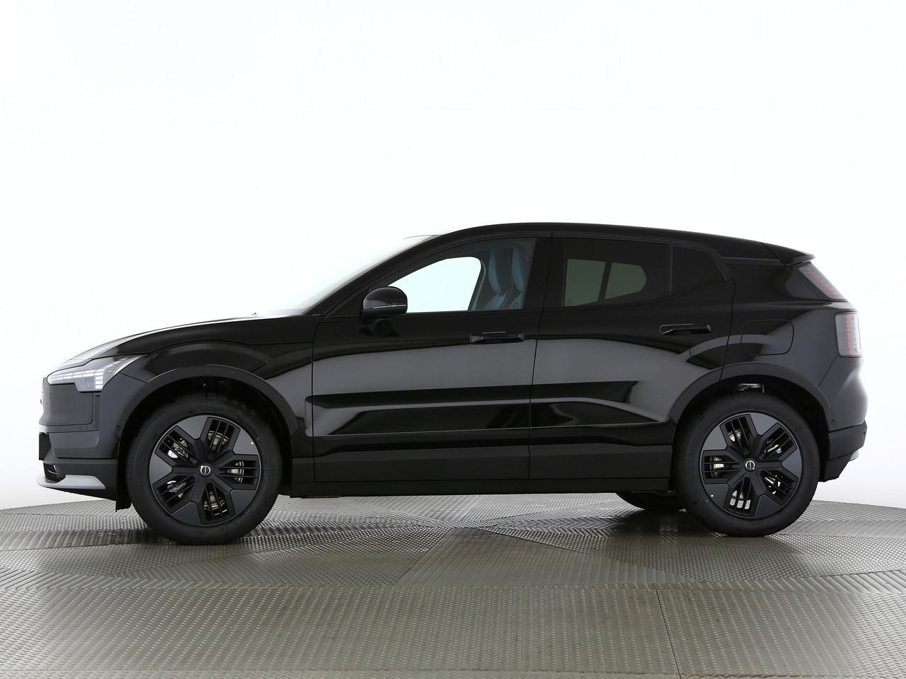 VOLVO EX30 CC P8 Ultra AWD-showroom-element-2