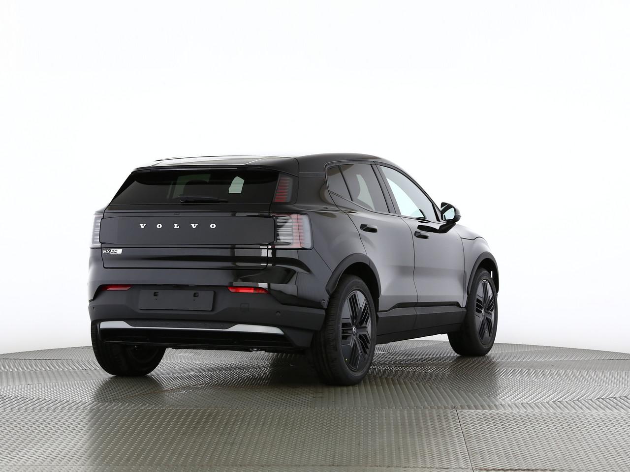 VOLVO EX30 CC P8 Ultra AWD-showroom-element-1