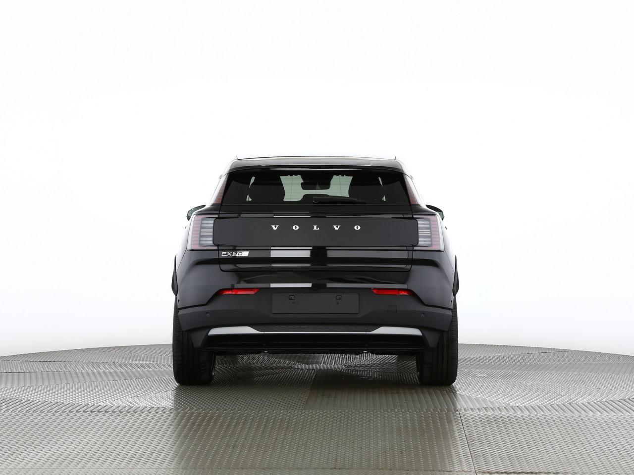 VOLVO EX30 CC P8 Ultra AWD-showroom-element-3