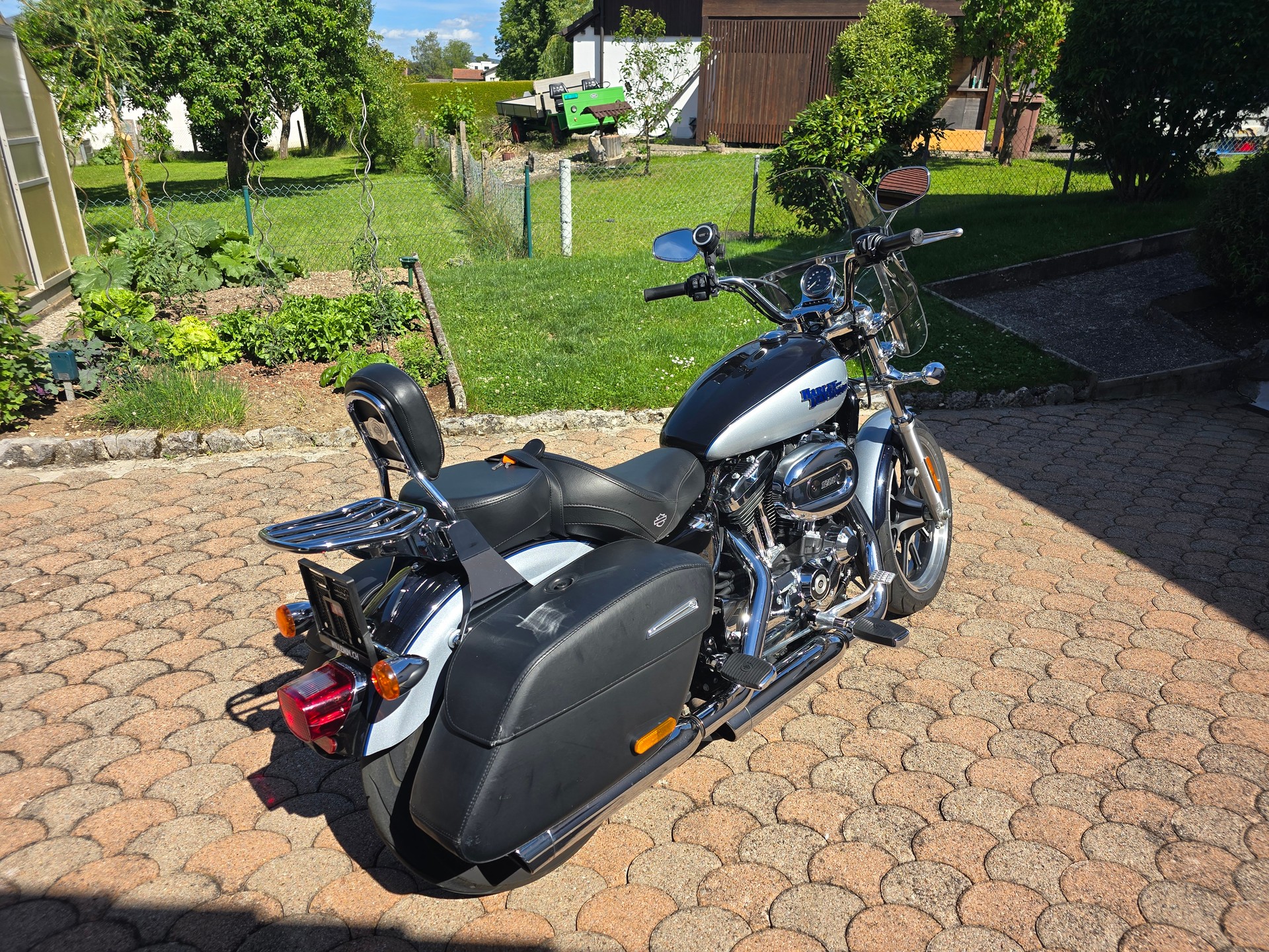 HARLEY-DAVIDSON XL 1200 T Super Low ABS-image-2
