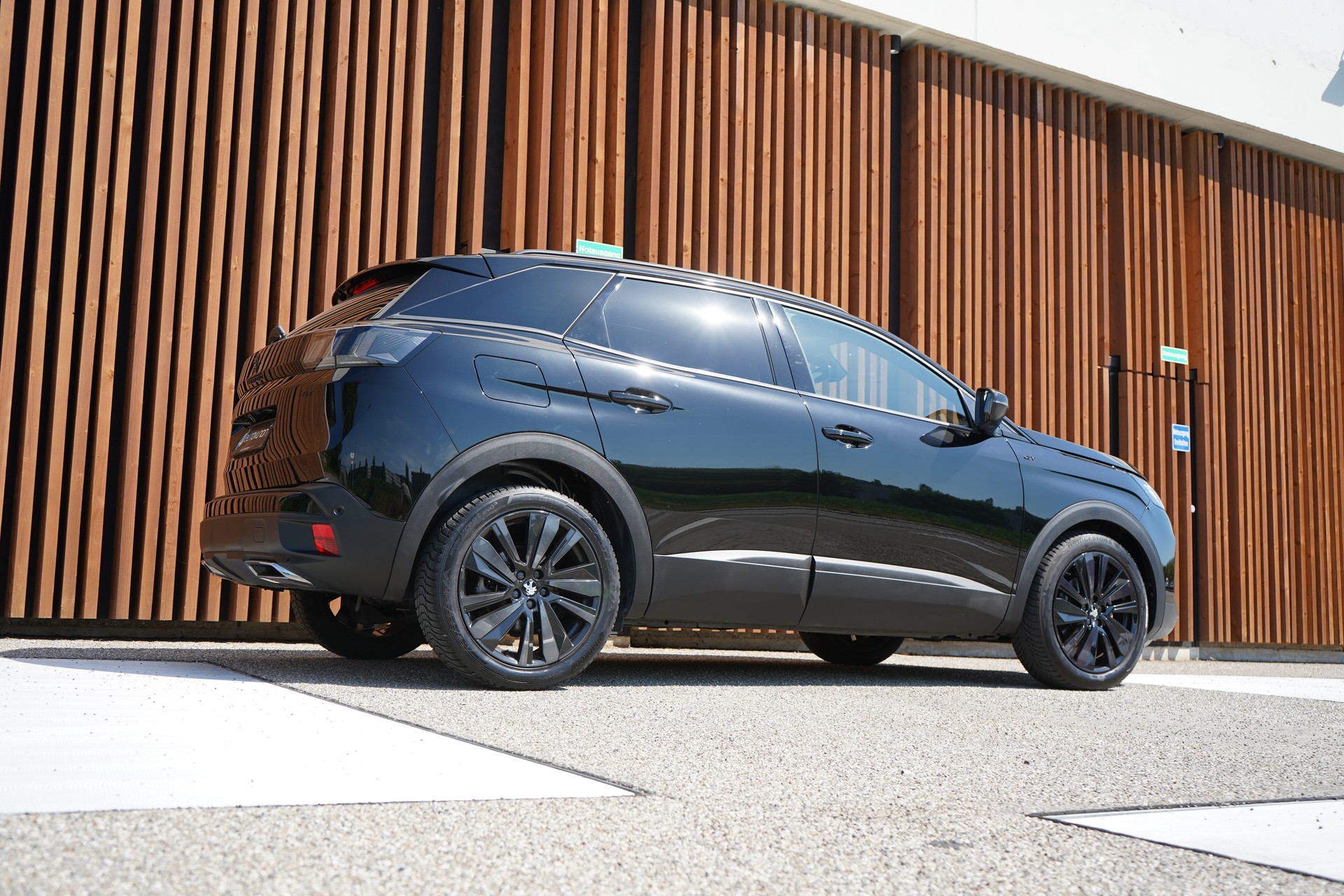 PEUGEOT 3008 1.5 BLUEHDi GT PACK BLACK EAT8 l 130 PS-image-6