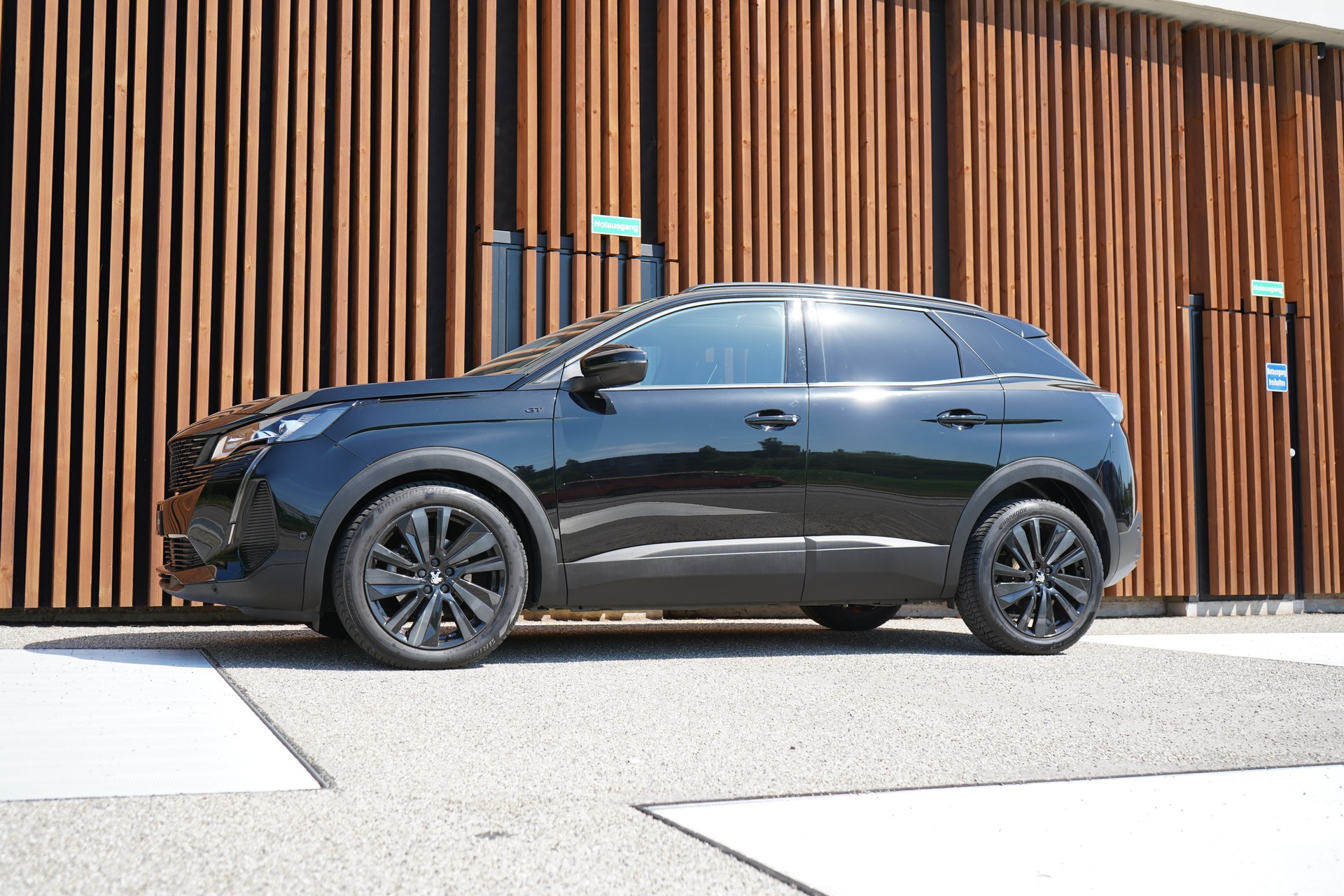 PEUGEOT 3008 1.5 BLUEHDi GT PACK BLACK EAT8 l 130 PS-image-10