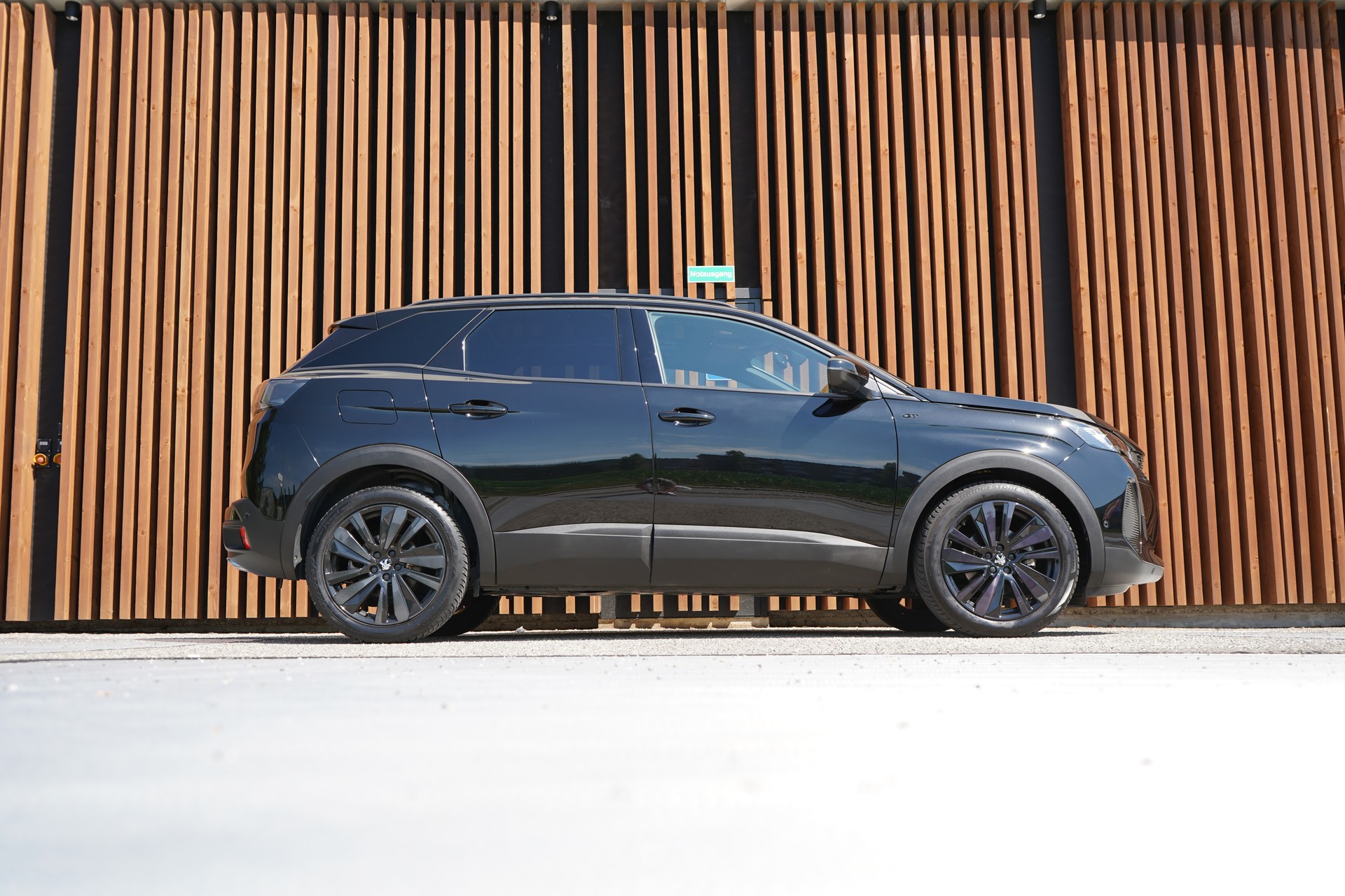 PEUGEOT 3008 1.5 BLUEHDi GT PACK BLACK EAT8 l 130 PS-image-0