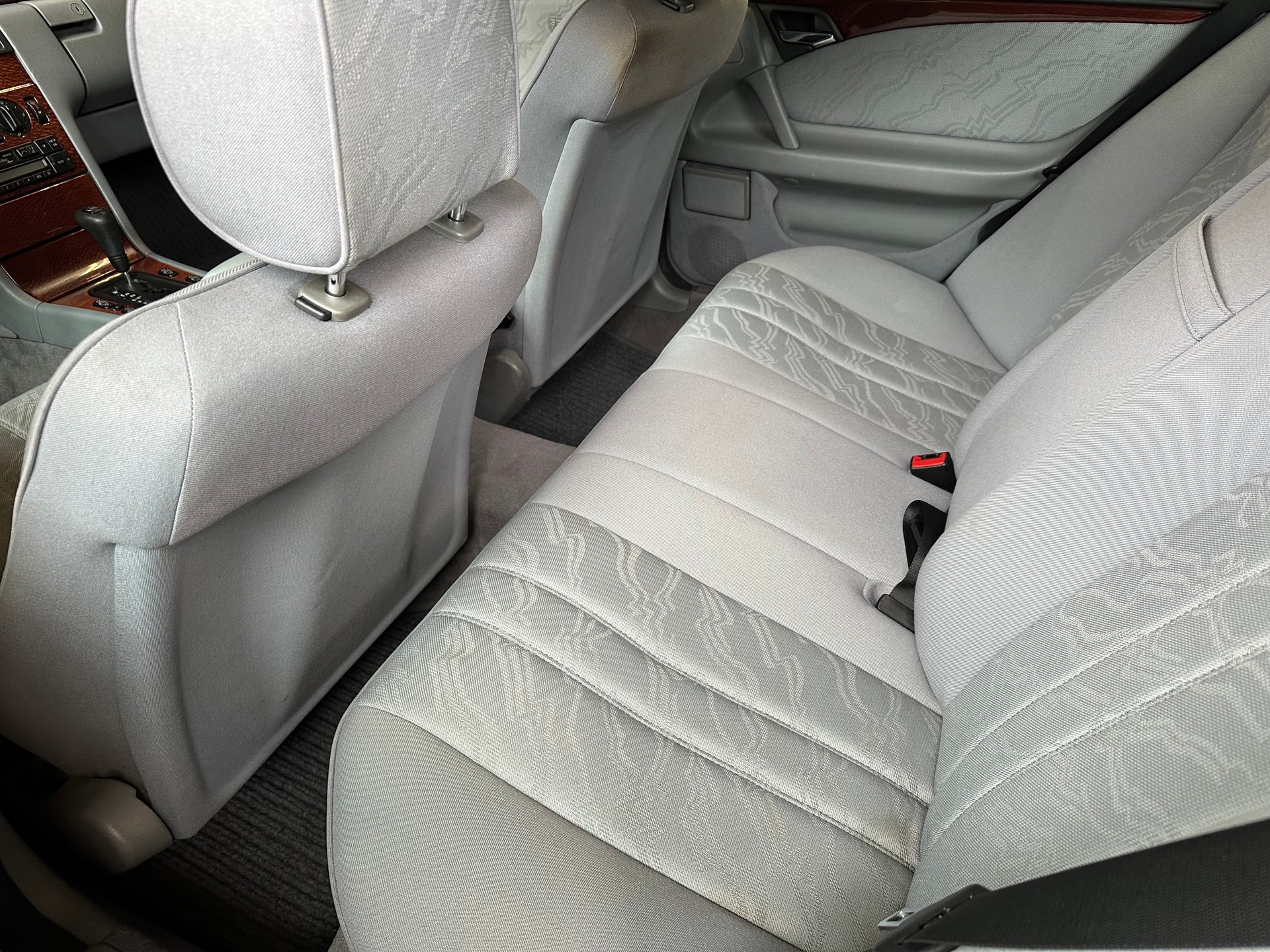 MERCEDES-BENZ E 290 TD Classic-image-11