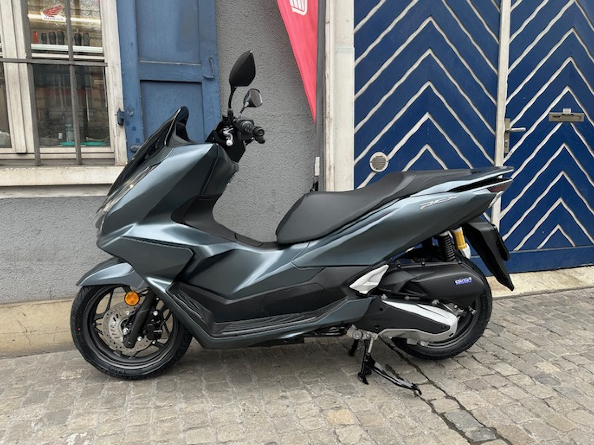 HONDA PCX 125 DX Modell mit TFT Display/ Aktion -290.--image-3