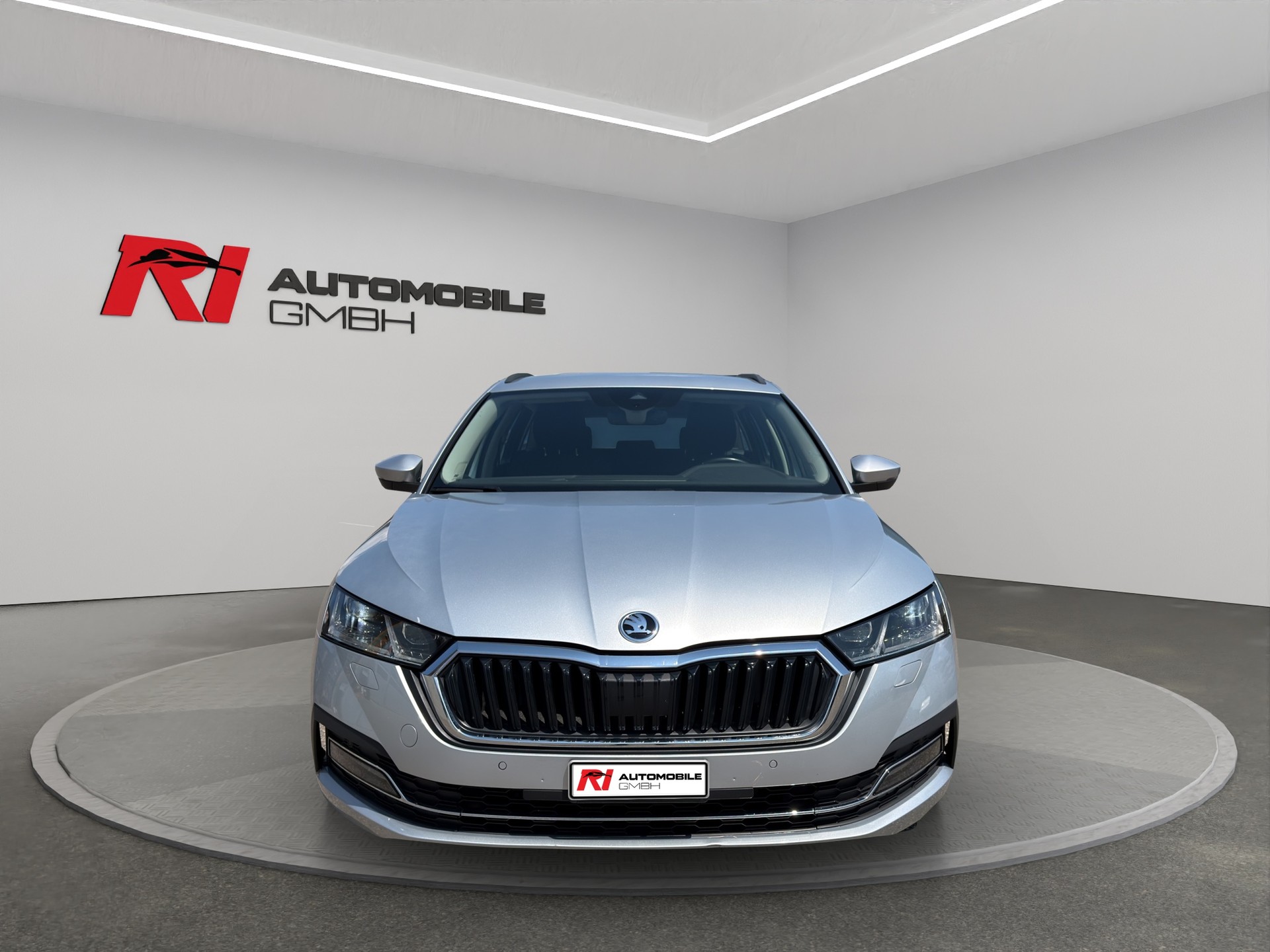SKODA Octavia Combi 2.0 TDI DSG Style 4x4**200 PS-showroom-element-1