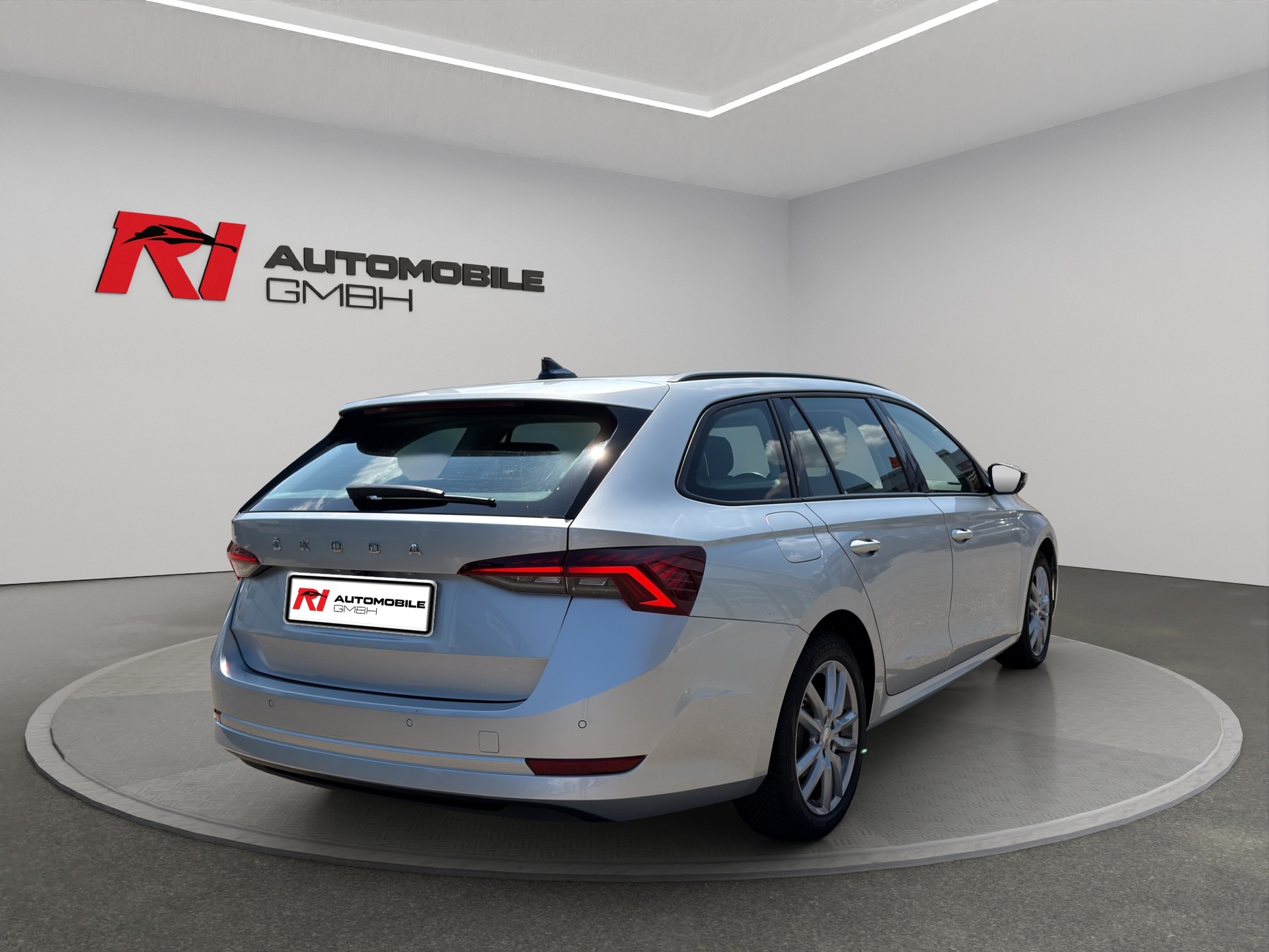 SKODA Octavia Combi 2.0 TDI DSG Style 4x4**200 PS-image-5