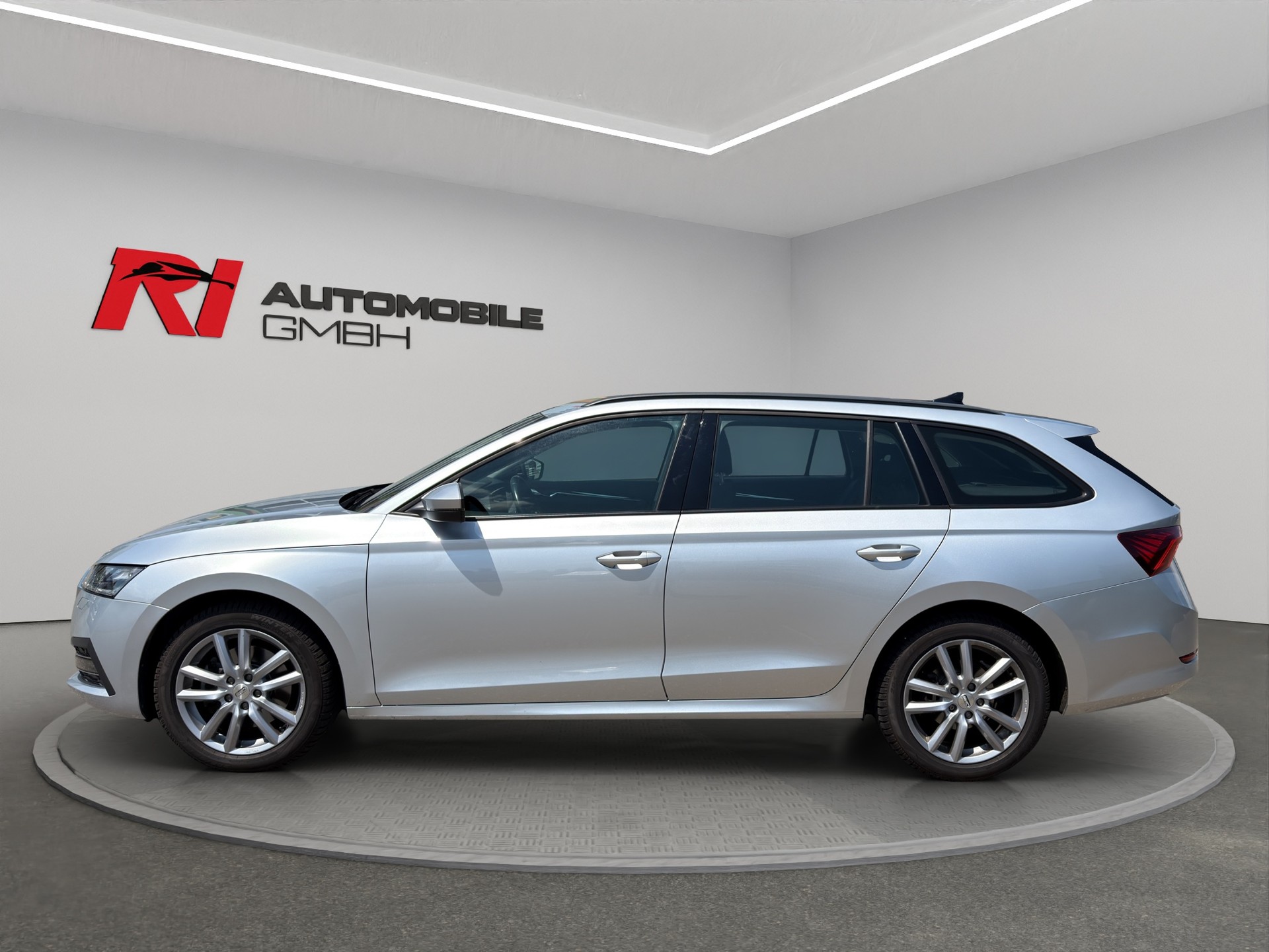 SKODA Octavia Combi 2.0 TDI DSG Style 4x4**200 PS-showroom-element-3