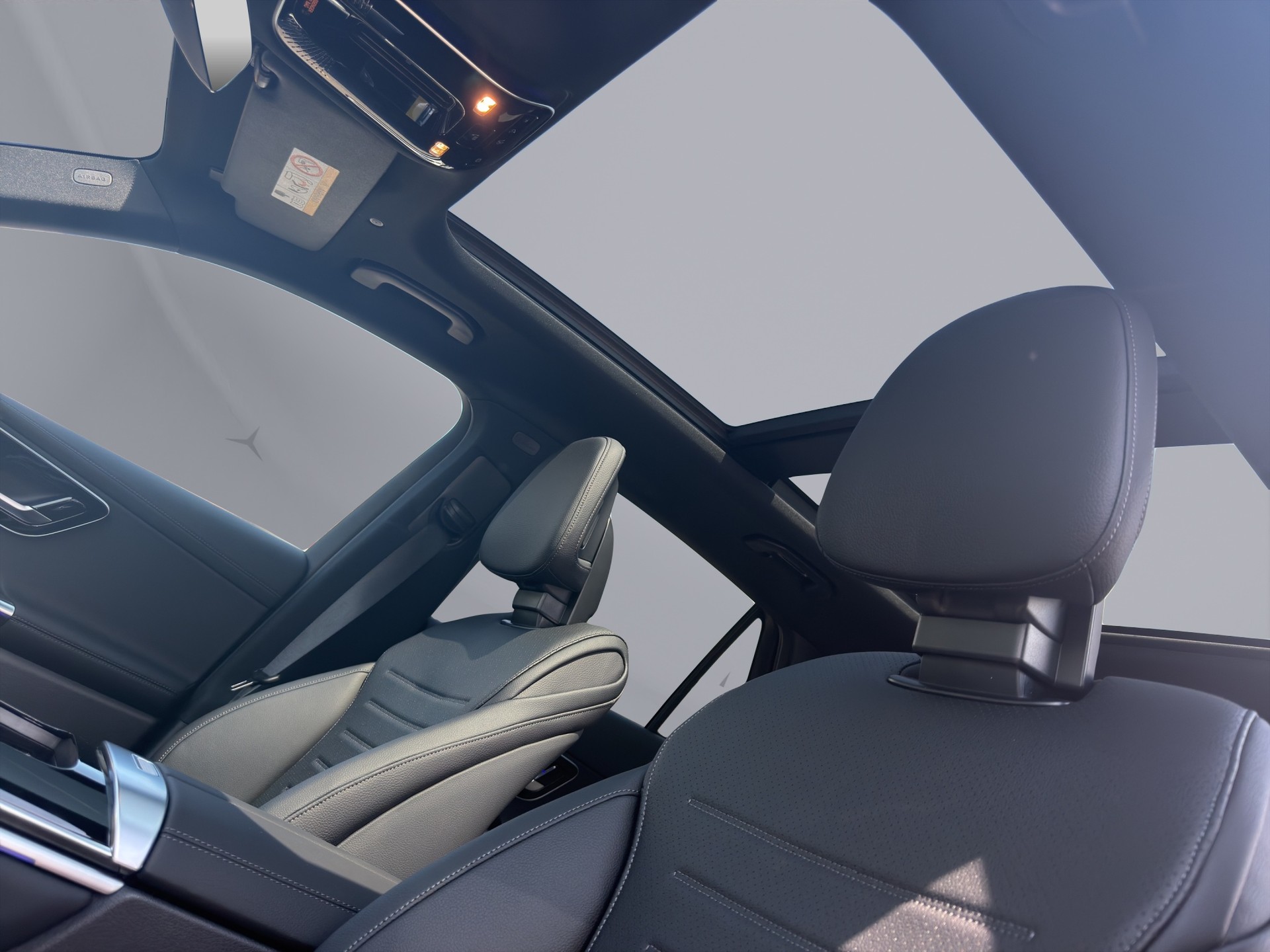 MERCEDES-BENZ GLC 400 e EQ Star AMG Line 4matic-image-17