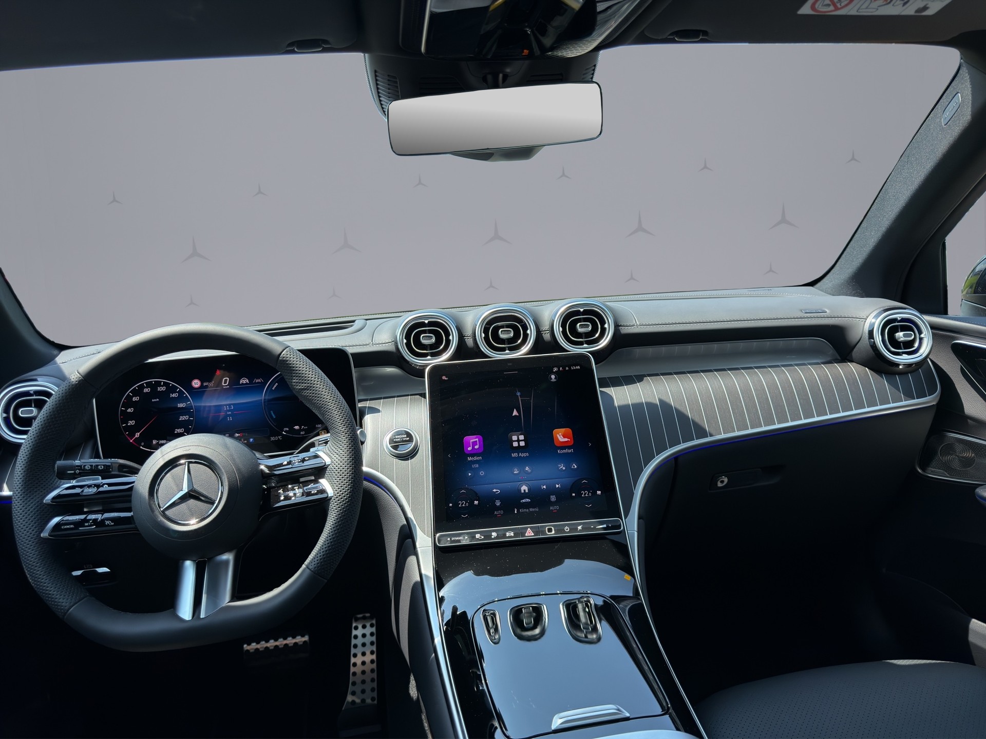 MERCEDES-BENZ GLC 400 e EQ Star AMG Line 4matic-image-11