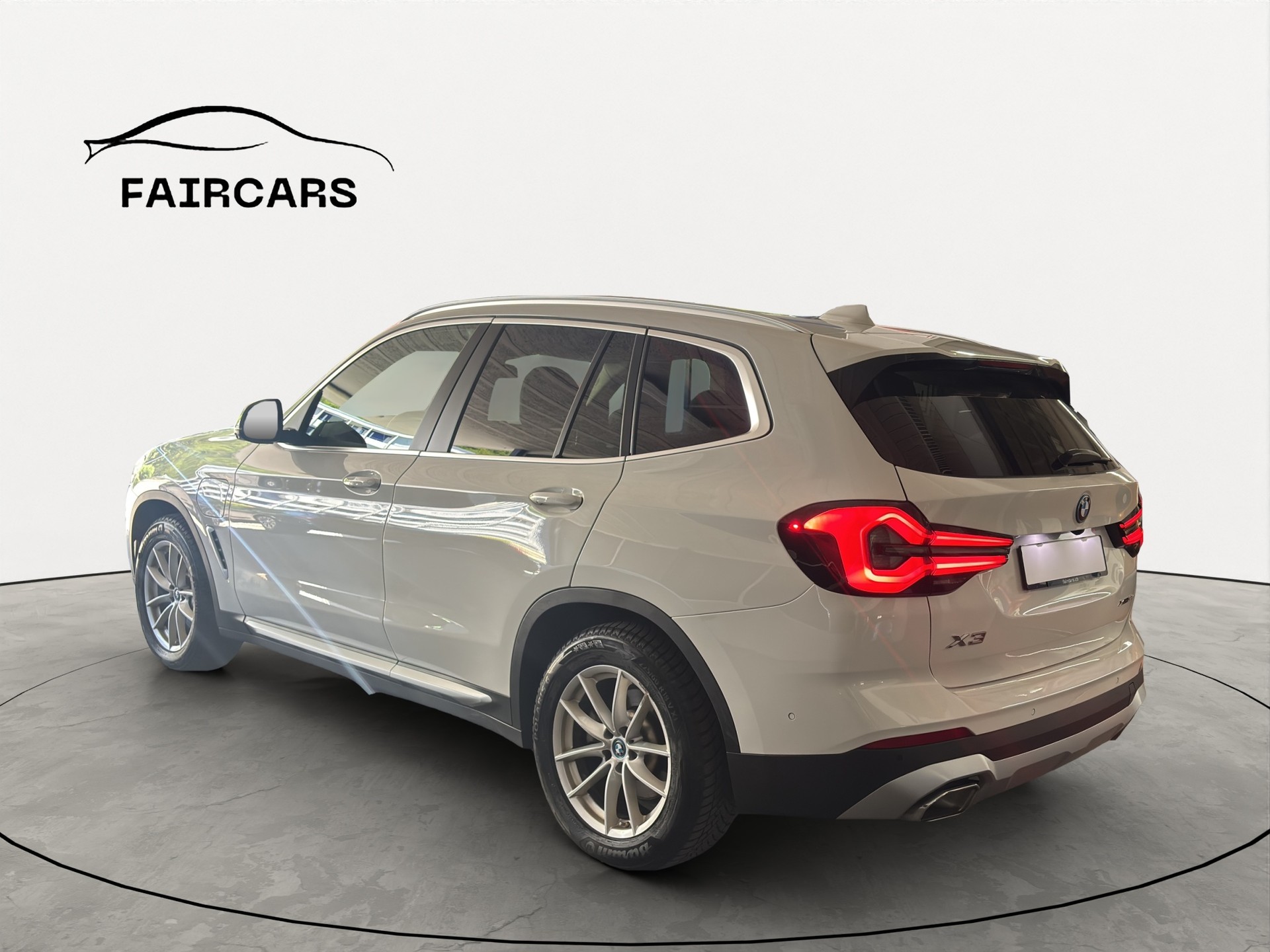 BMW X3 xDrive 30e-showroom-element-2