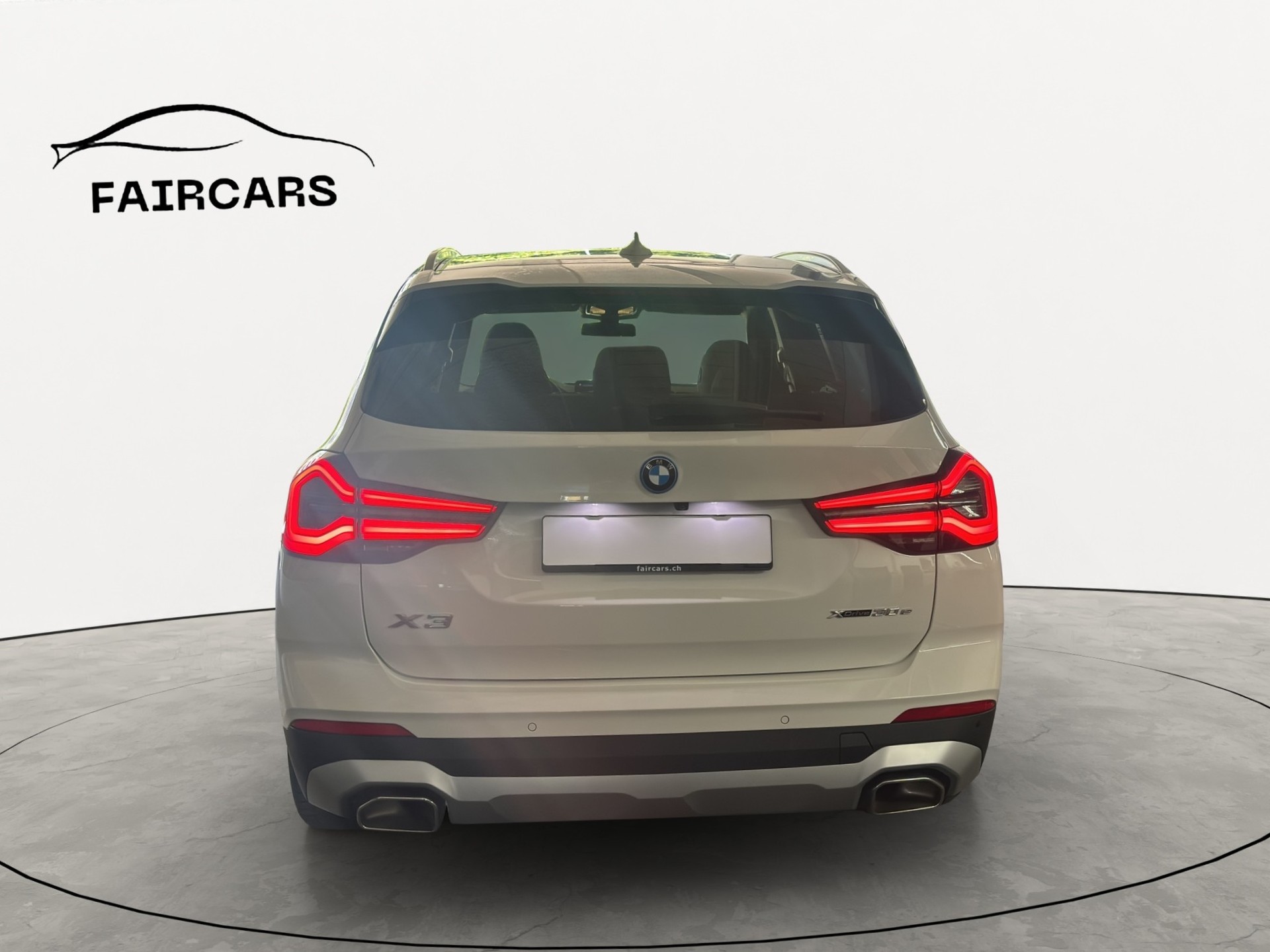 BMW X3 xDrive 30e-showroom-element-3