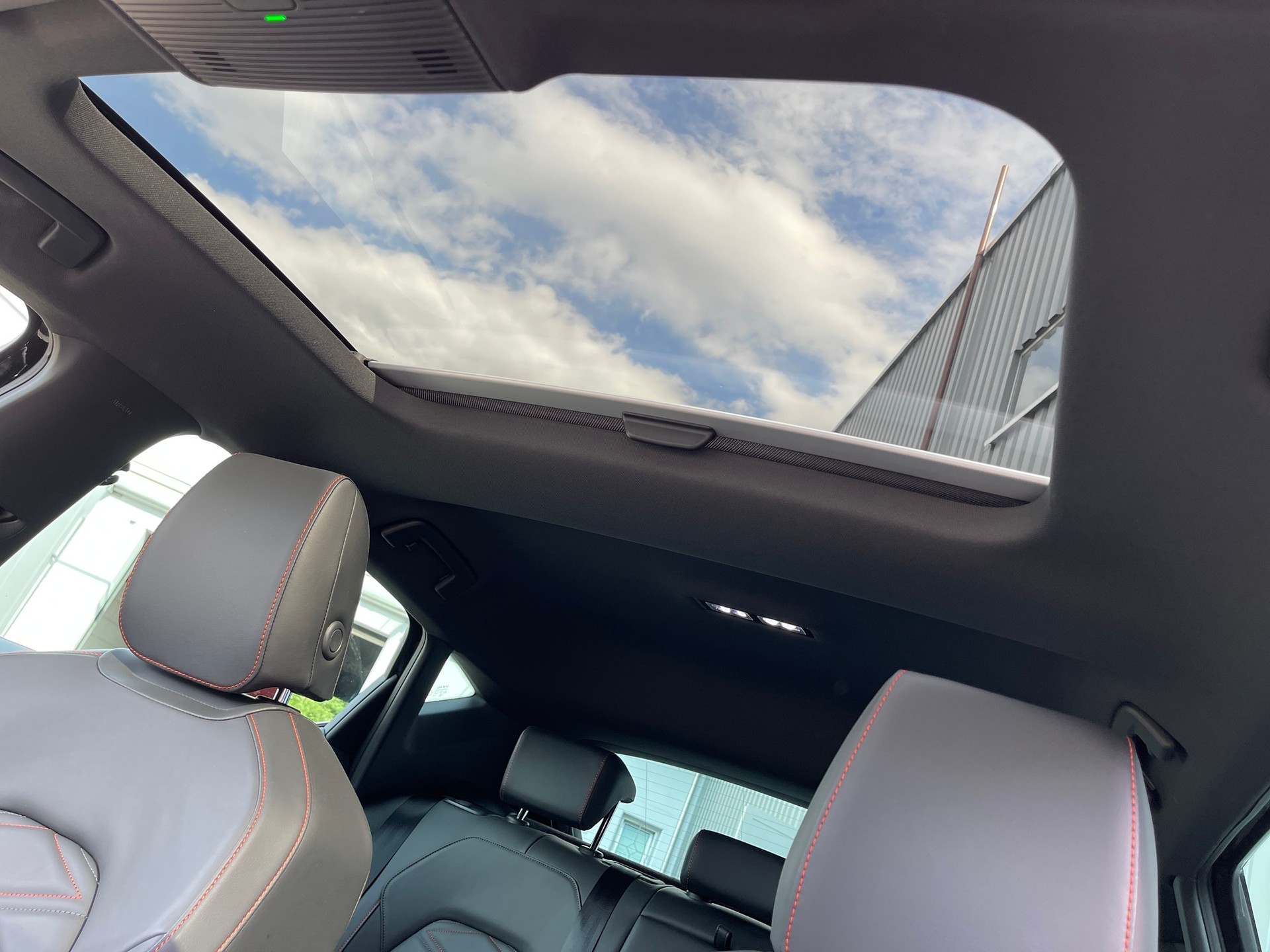 SEAT Leon 1.5 eTSI mHEV DSG Hola FR-image-8