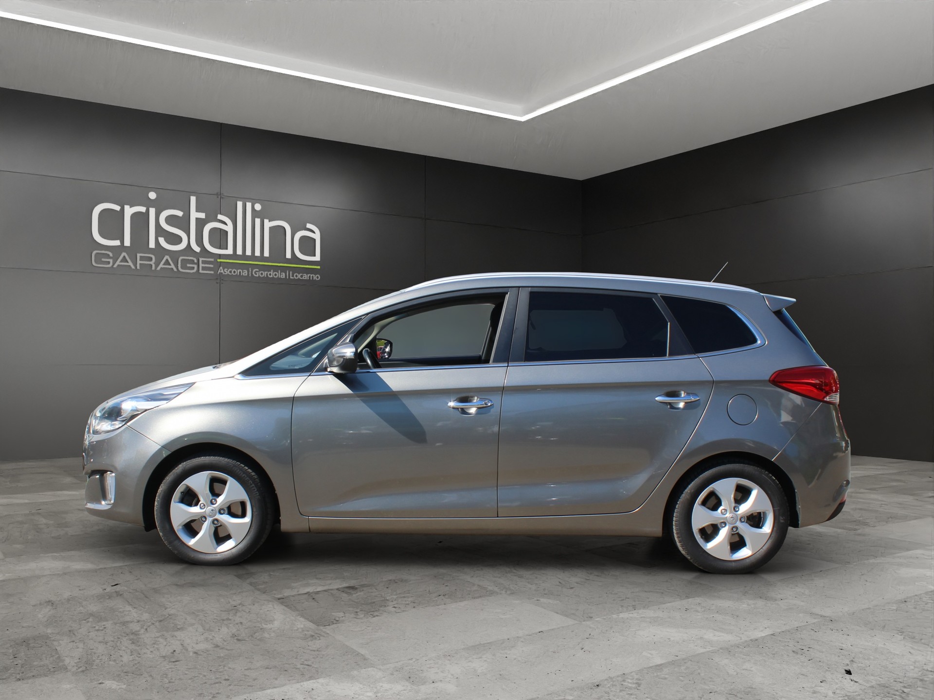 KIA Carens 1.6 GDi Trend-showroom-element-1