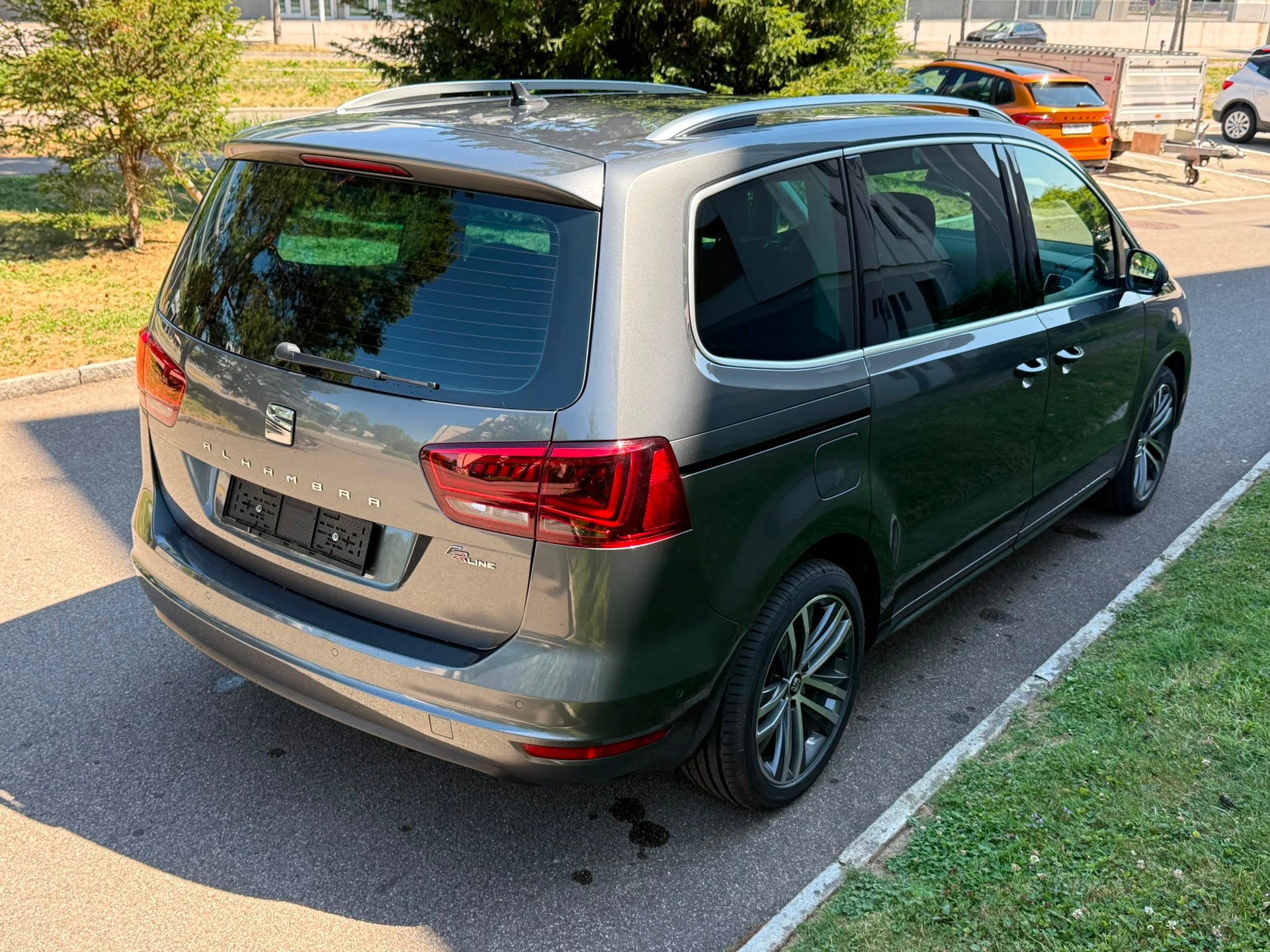 SEAT Alhambra 2.0 TDI DSG SWISS FR-image-3