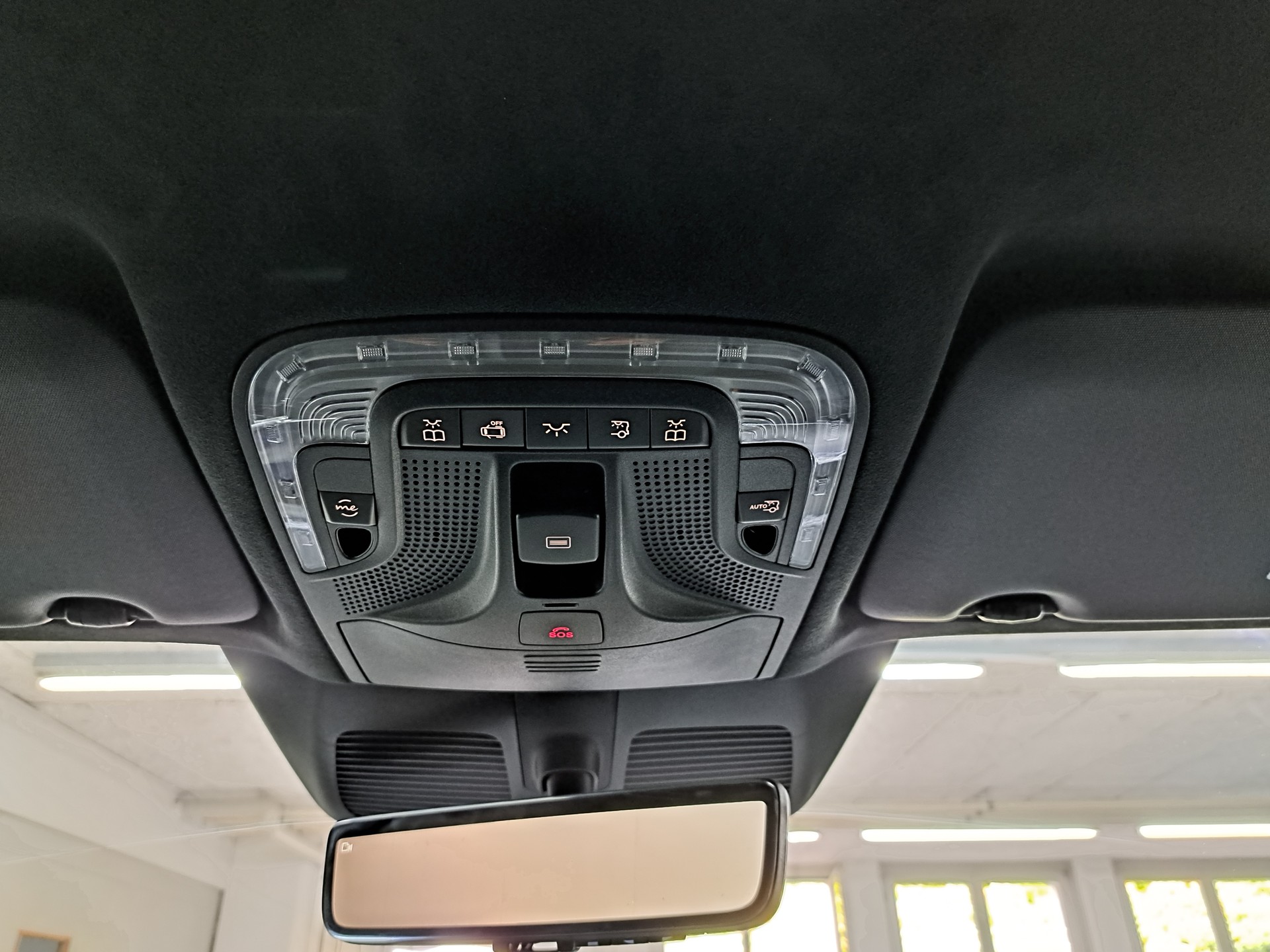 MERCEDES-BENZ V 300 d 4MATIC EXCLUSIVE Swiss Edition 3200mm L-image-9