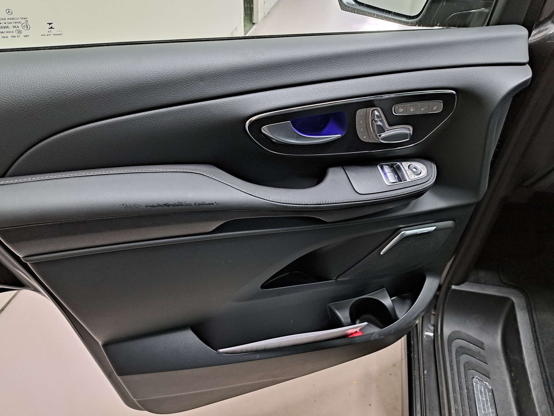 MERCEDES-BENZ V 300 d 4MATIC EXCLUSIVE Swiss Edition 3200mm L-image-11