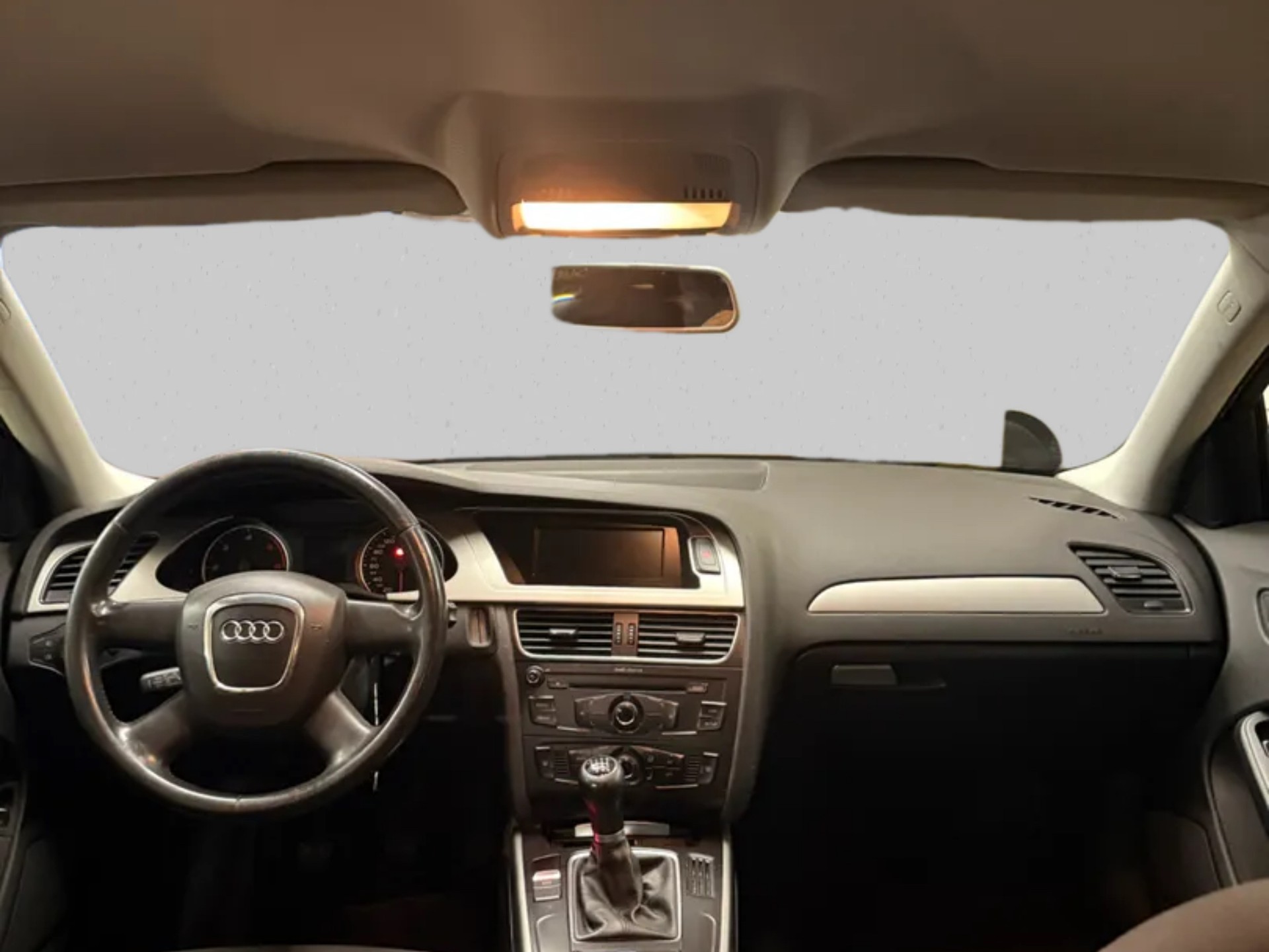 AUDI A4 Limousine 2.0 TDI-image-8