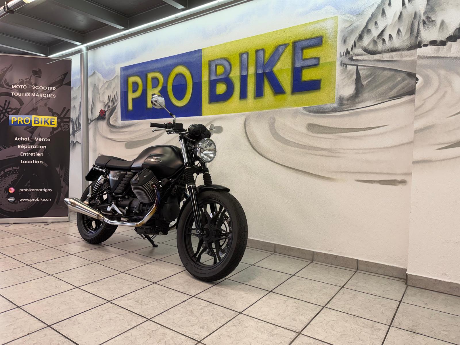 MOTO GUZZI V7-image-0
