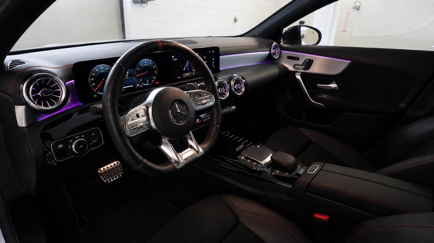 MERCEDES-BENZ CLA 35 AMG 4Matic 7G-DCT-showroom-element-3