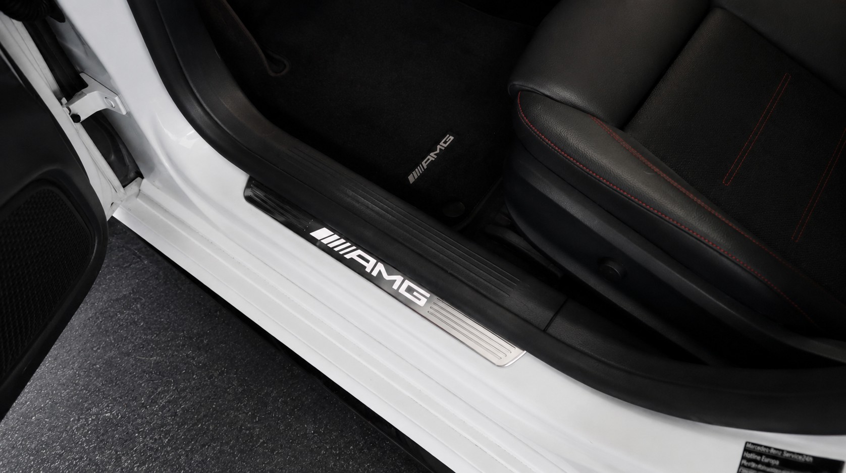 MERCEDES-BENZ CLA 35 AMG 4Matic 7G-DCT-showroom-element-2