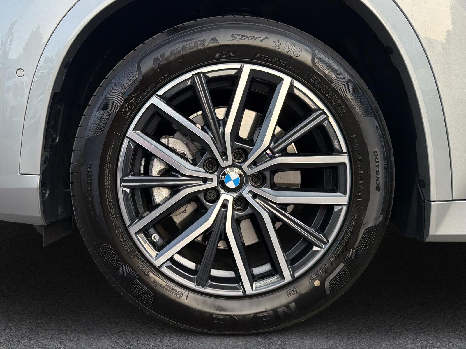 BMW X1 25e xDrive paddles-image-9