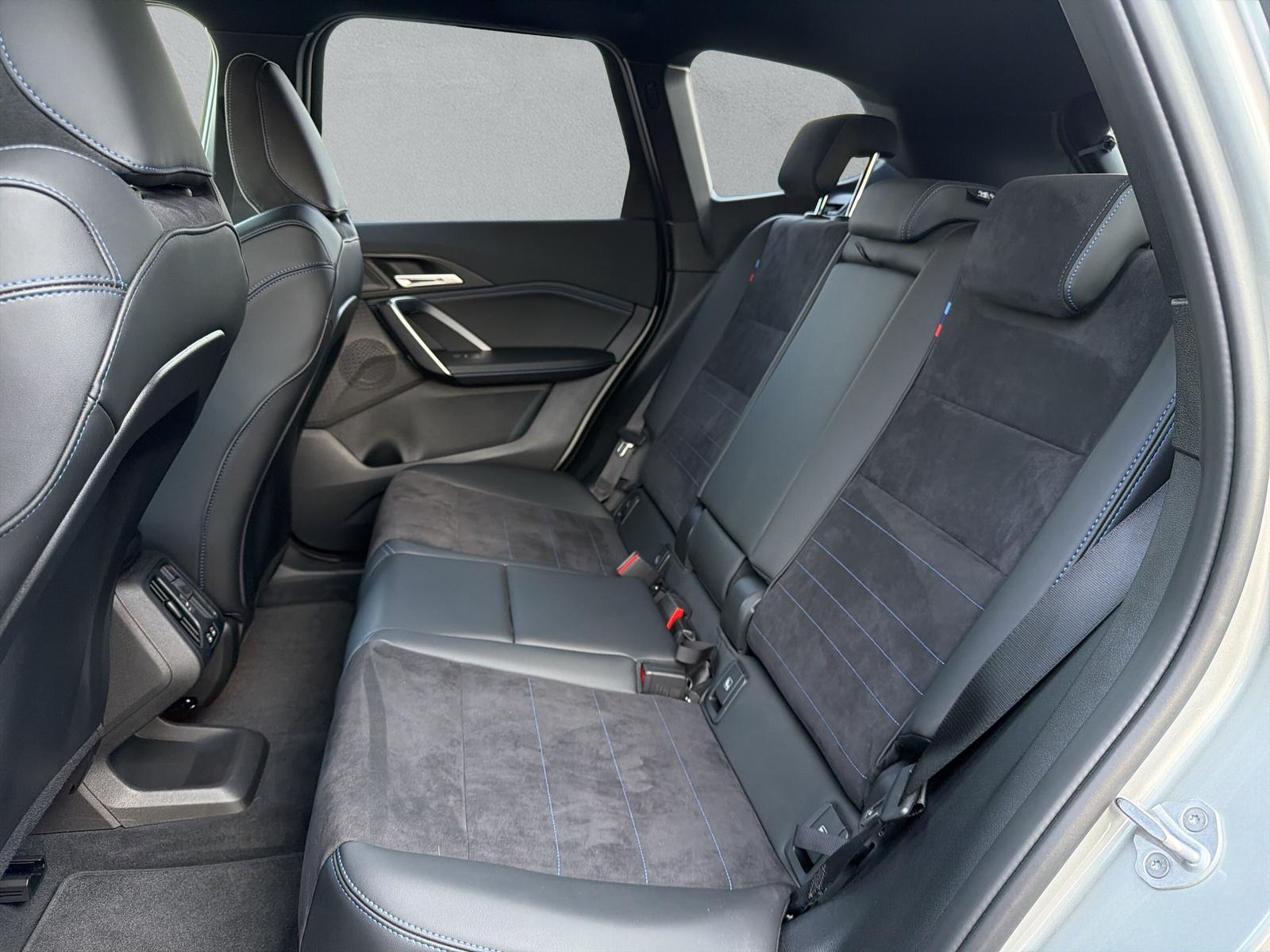 BMW X1 25e xDrive paddles-image-15