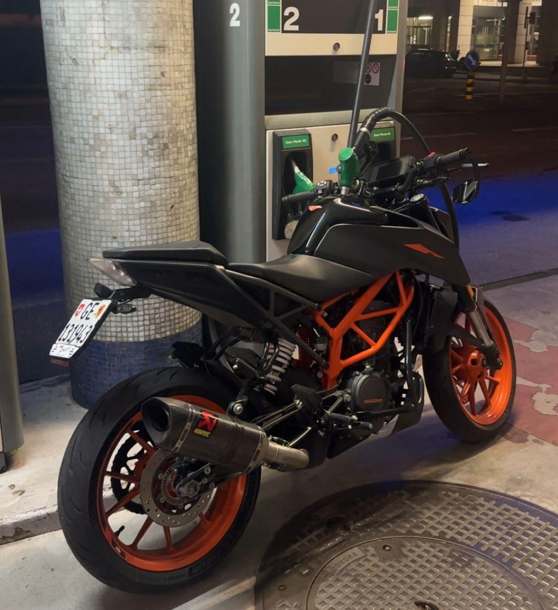 KTM 125 Duke-image-1