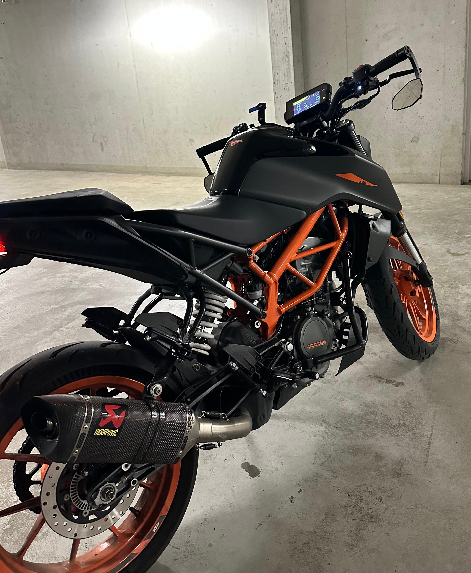 KTM 125 Duke-image-2
