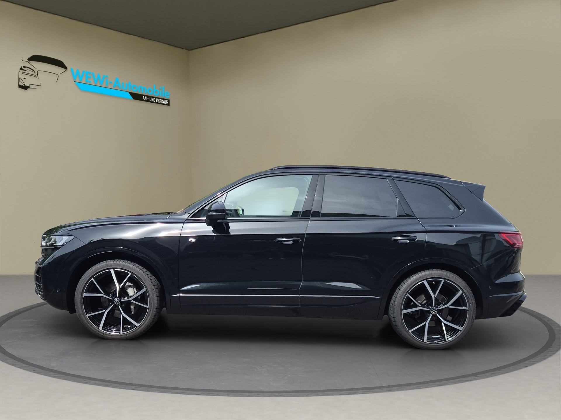 VW Touareg 3.0 TDI R-Line Tiptronic-showroom-element-1
