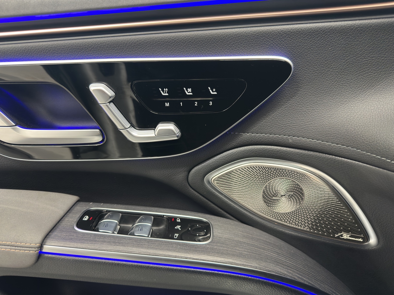 MERCEDES-BENZ EQS 580 AMG Line 4Matic-image-12