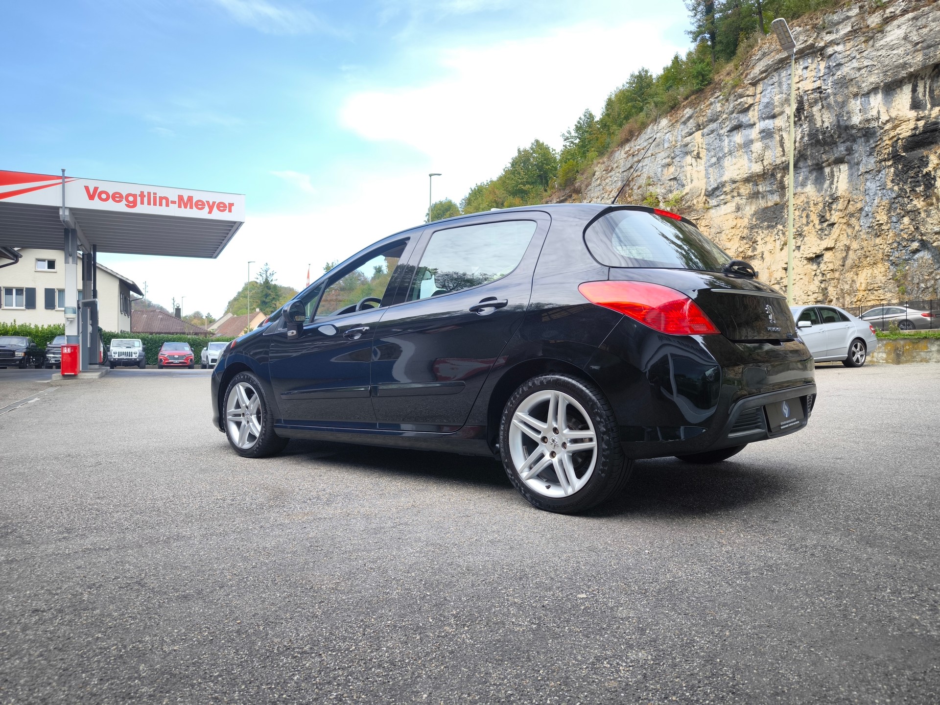PEUGEOT 308 1.6 16V Turbo Allure-image-8