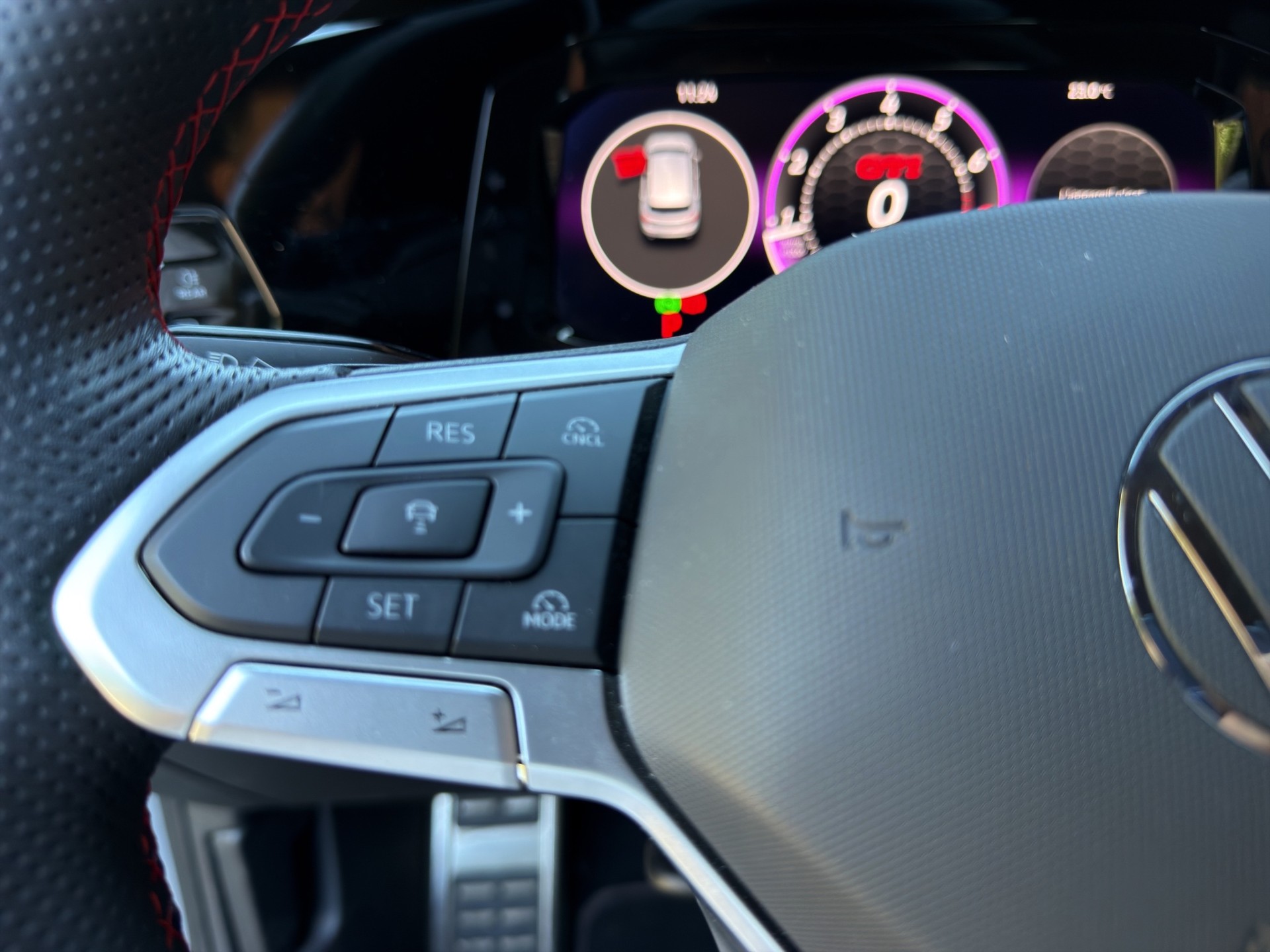 VW Golf 2.0 TSI GTI DSG-image-16