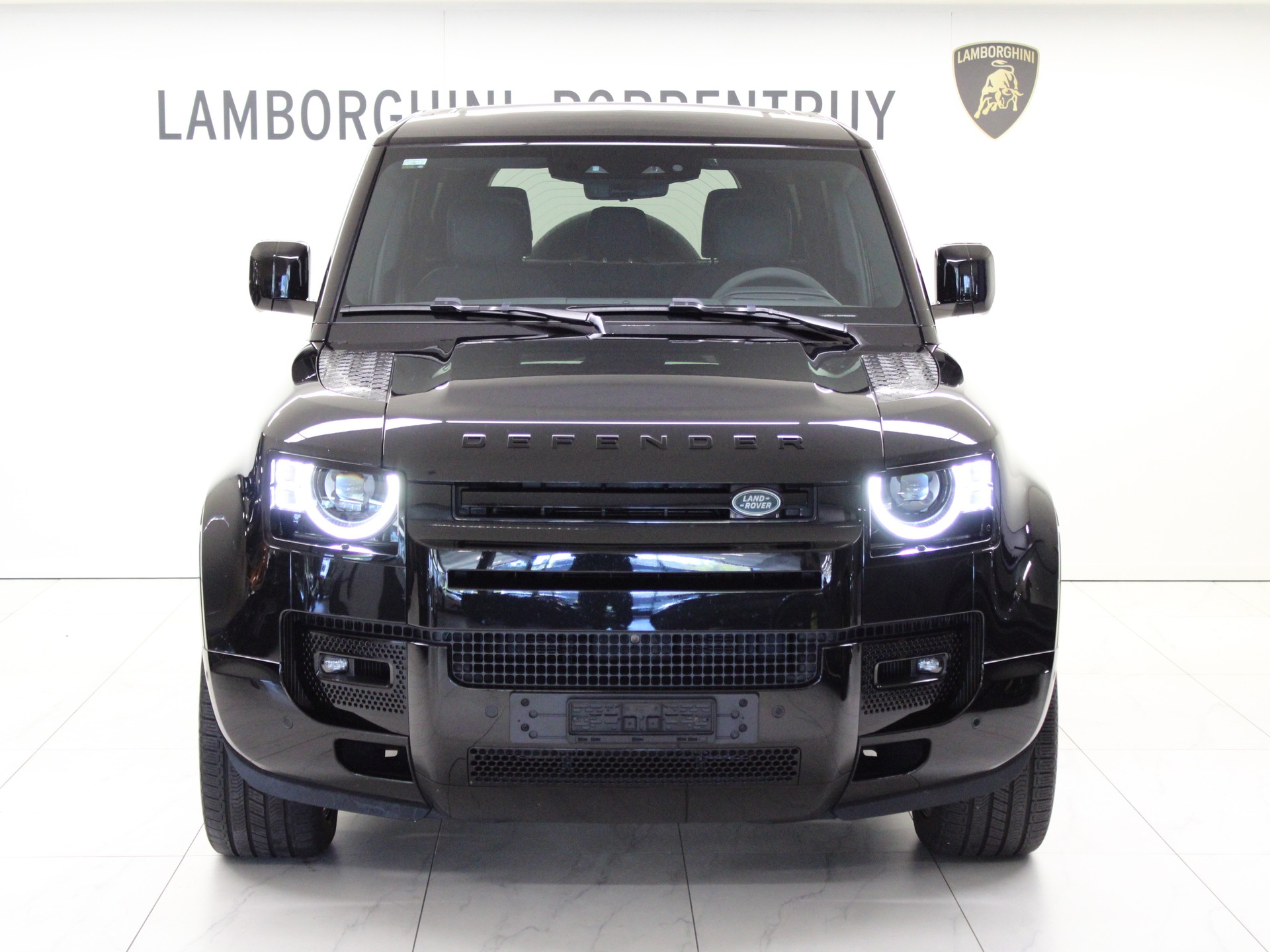 LAND ROVER Defender 110 525 V8 5.0 AT8-image-4