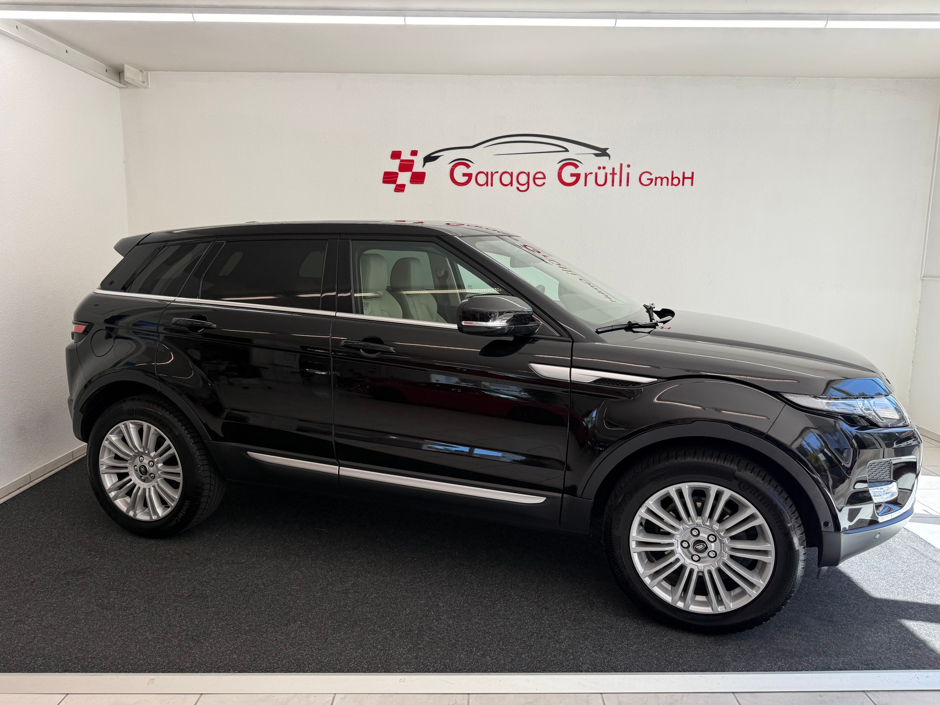 LAND ROVER Range Rover Evoque 2.0 Si4 Prestige-showroom-element-1