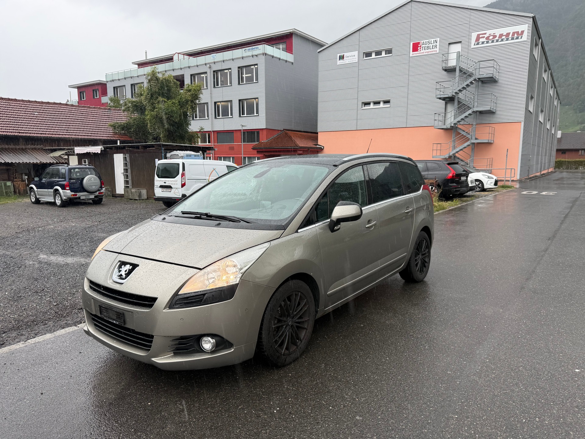 PEUGEOT 5008 2.0 HDI Sport Pack Automatic-showroom-element-1
