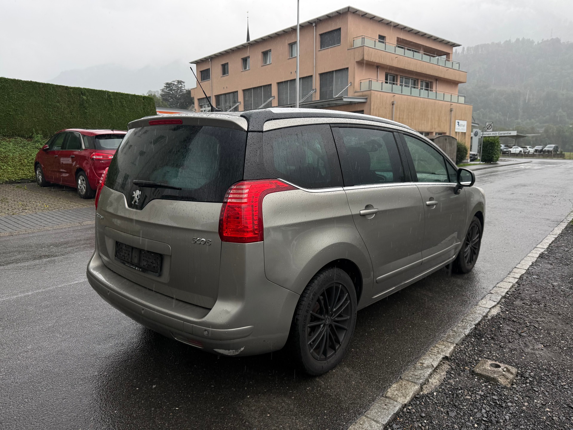 PEUGEOT 5008 2.0 HDI Sport Pack Automatic-showroom-element-2