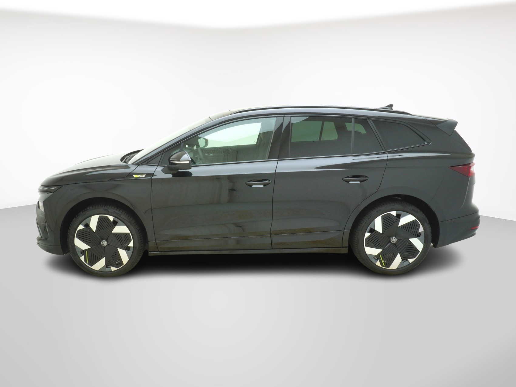 SKODA Enyaq iV RS-Suite MAXX-showroom-element-1