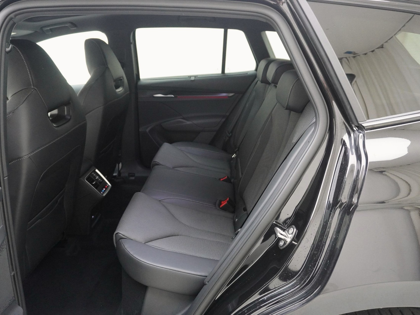 SKODA Enyaq iV RS-Suite MAXX-image-13