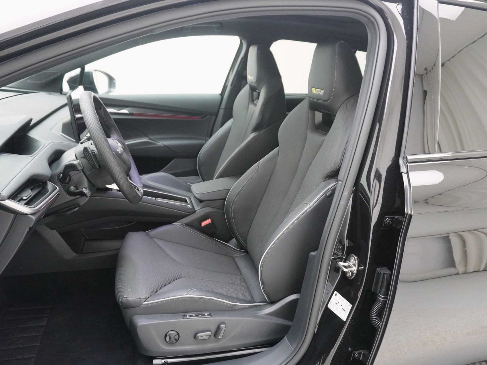 SKODA Enyaq iV RS-Suite MAXX-image-10