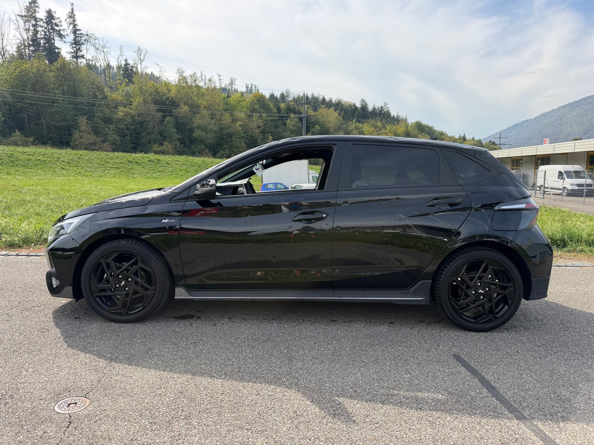 HYUNDAI SCHWARZ CH WAGEN AUTOMAT i20 1.0 T-GDi N-LINE !! DCT. AUTO HAT HAGELSCHADEN. BLACK LINE. GARANTIE 5 JAHRE !!-image-18