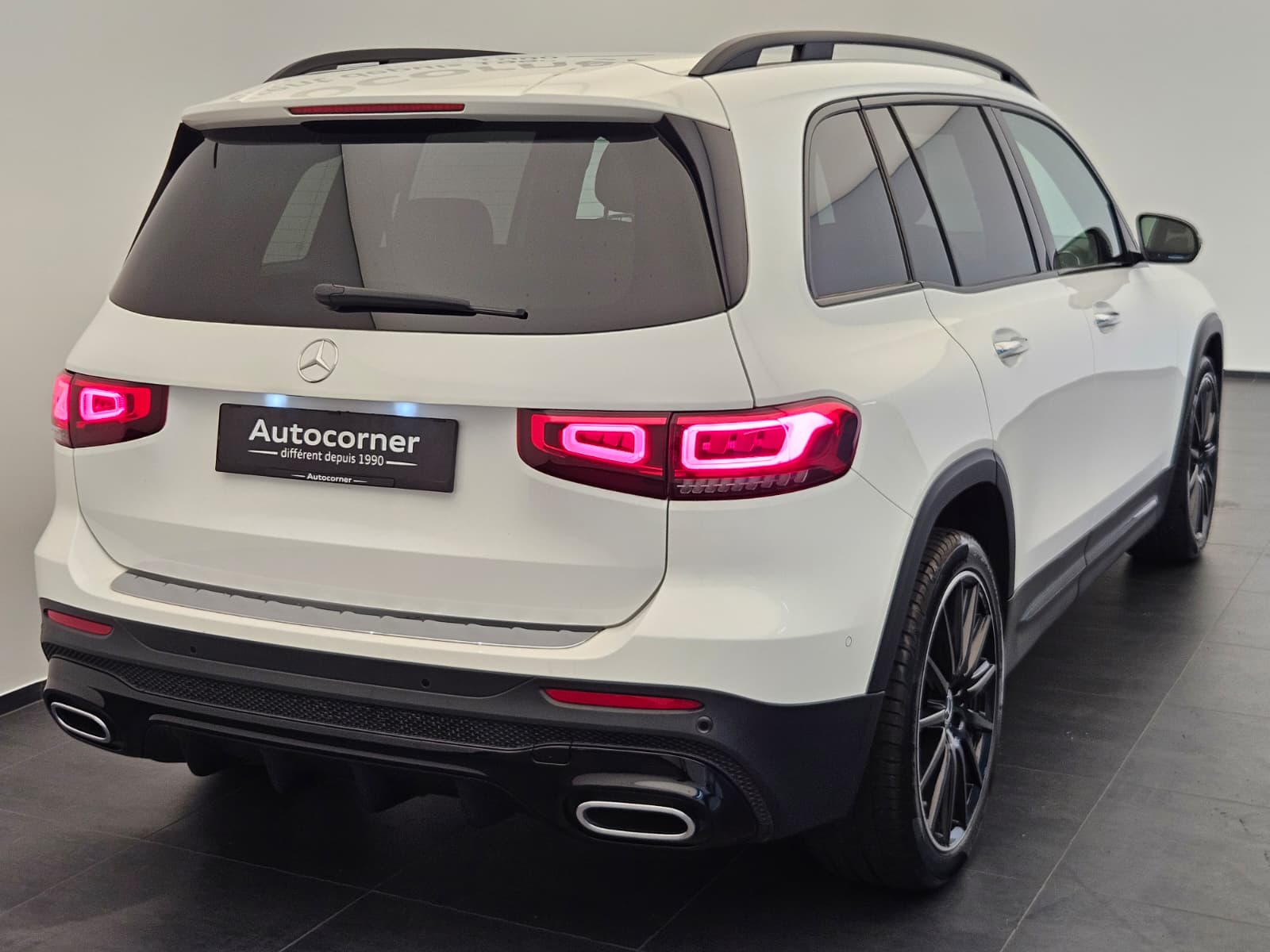 MERCEDES-BENZ GLB 250 AMG Line 8G-Tronic-image-6