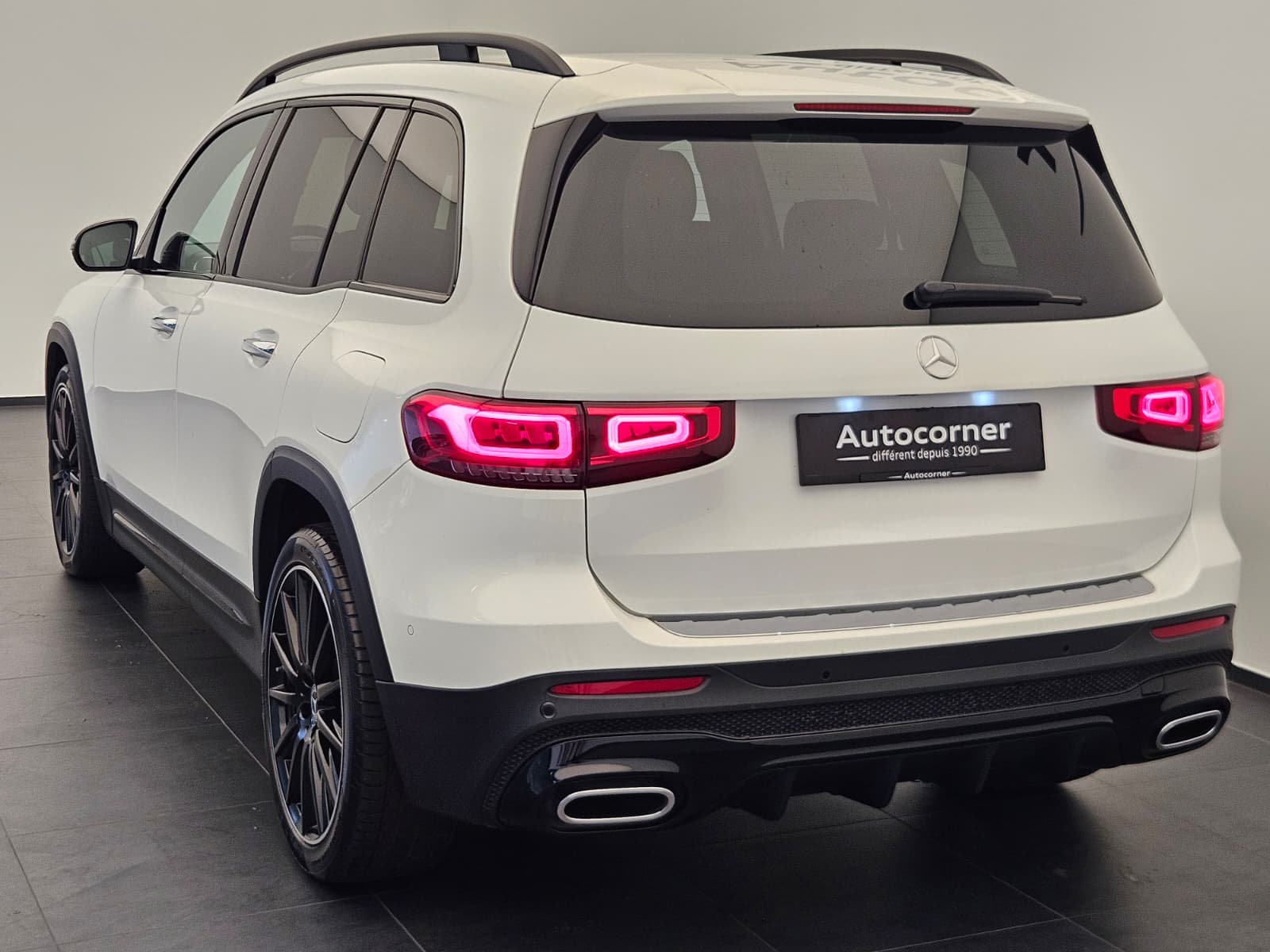 MERCEDES-BENZ GLB 250 AMG Line 8G-Tronic-image-8